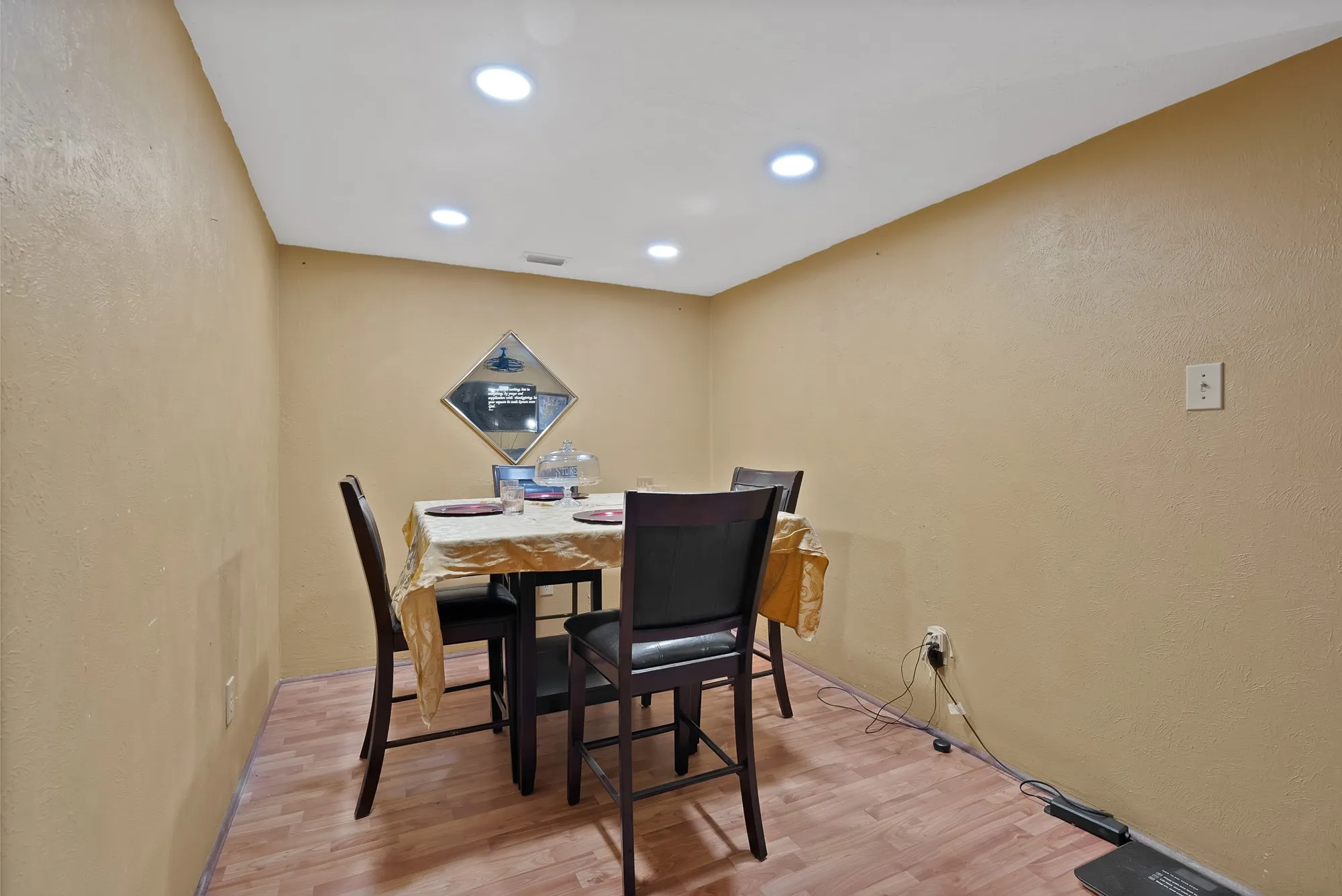 Single Family Residence For Sale in Dallas County , 241 S Young Boulevard, De Soto, Texas 75115, 3 Bedroom, 2 Bathroom, 2 Garage spaces, 1,712 Sqft, built in 1979, mls#21364742, Real Estate Agent in De Soto, Homes For Sale in Dallas county, Homes For Sale in De Soto, Realtor in De Soto Texas, Real Estate Brokerage Independent Realty Texas, Luminita Cordes Realtor