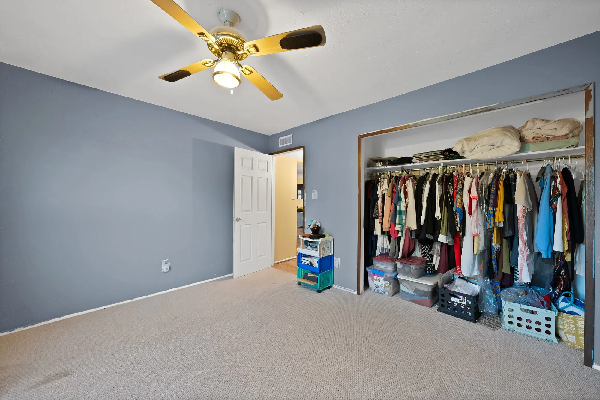 Single Family Residence For Sale in Dallas County , 241 S Young Boulevard, De Soto, Texas 75115, 3 Bedroom, 2 Bathroom, 2 Garage spaces, 1,712 Sqft, built in 1979, mls#21364742, Real Estate Agent in De Soto, Homes For Sale in Dallas county, Homes For Sale in De Soto, Realtor in De Soto Texas, Real Estate Brokerage Independent Realty Texas, Luminita Cordes Realtor