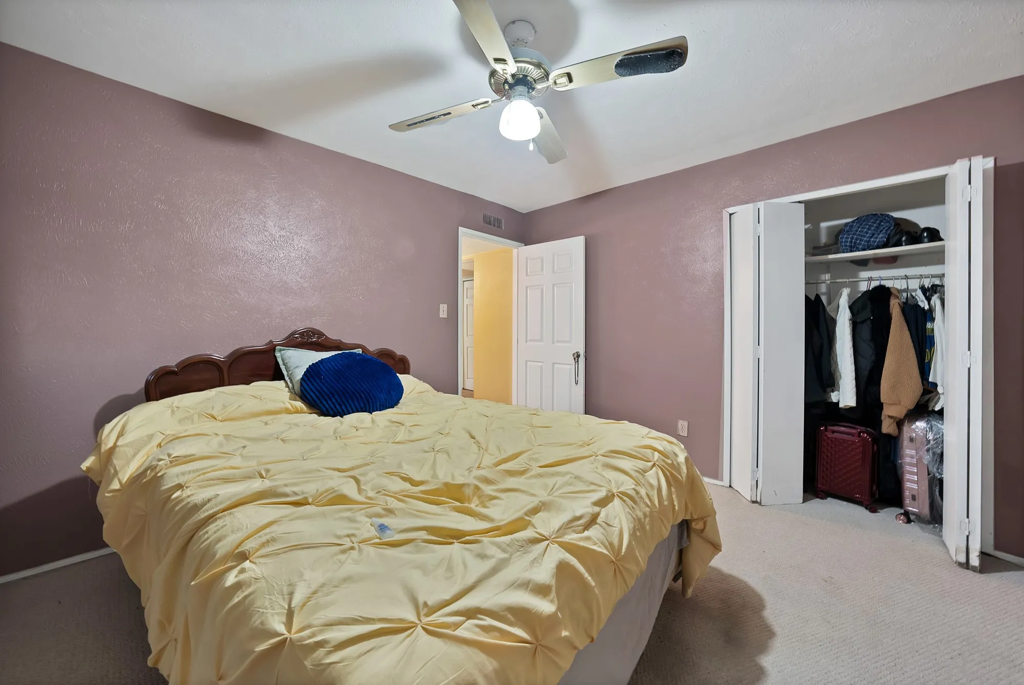 Single Family Residence For Sale in Dallas County , 241 S Young Boulevard, De Soto, Texas 75115, 3 Bedroom, 2 Bathroom, 2 Garage spaces, 1,712 Sqft, built in 1979, mls#21364742, Real Estate Agent in De Soto, Homes For Sale in Dallas county, Homes For Sale in De Soto, Realtor in De Soto Texas, Real Estate Brokerage Independent Realty Texas, Luminita Cordes Realtor