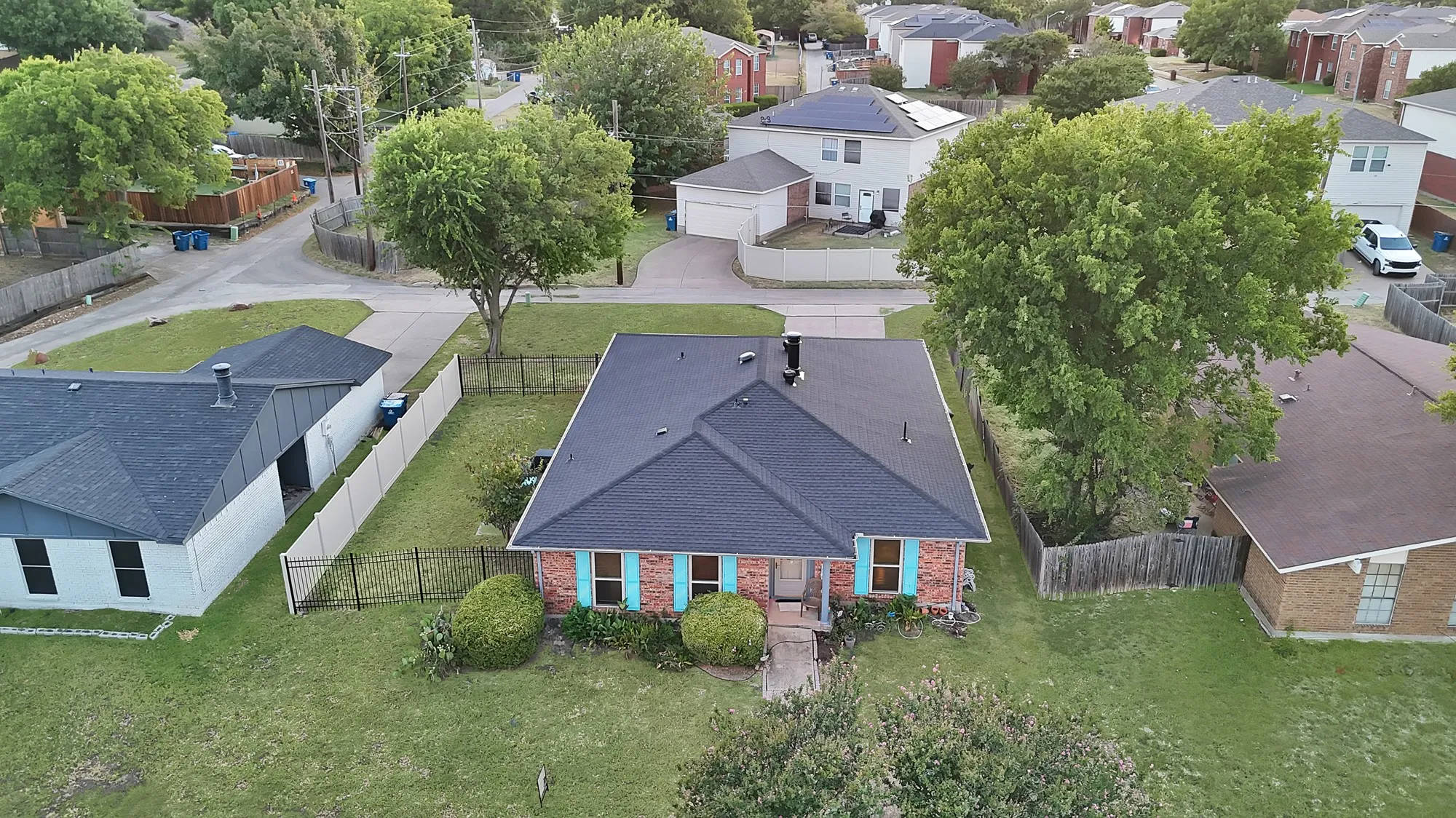 Single Family Residence For Sale in Dallas County , 241 S Young Boulevard, De Soto, Texas 75115, 3 Bedroom, 2 Bathroom, 2 Garage spaces, 1,712 Sqft, built in 1979, mls#21364742, Real Estate Agent in De Soto, Homes For Sale in Dallas county, Homes For Sale in De Soto, Realtor in De Soto Texas, Real Estate Brokerage Independent Realty Texas, Luminita Cordes Realtor