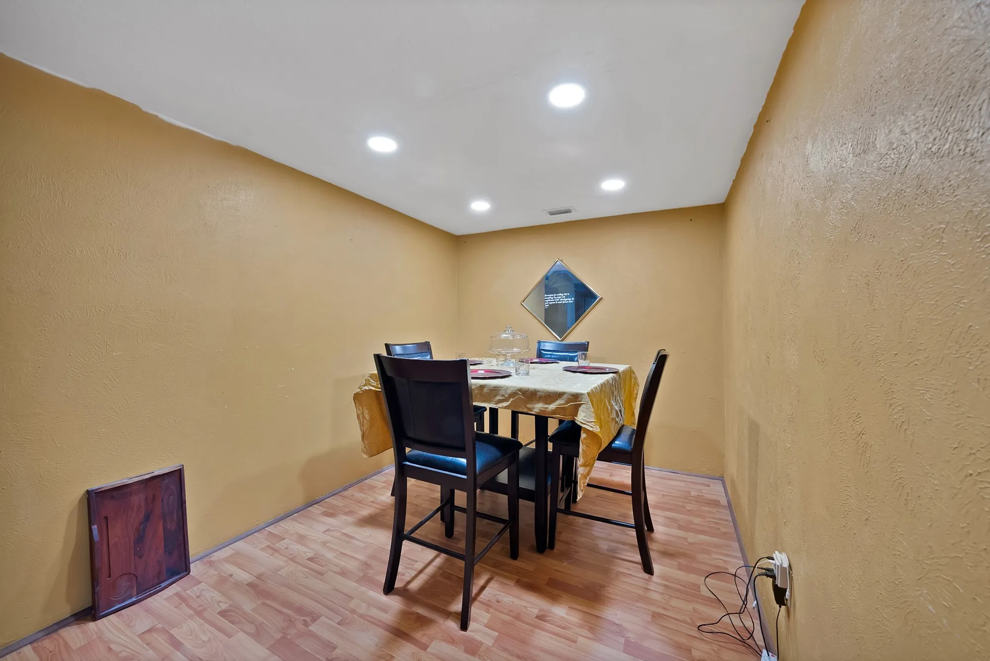 Single Family Residence For Sale in Dallas County , 241 S Young Boulevard, De Soto, Texas 75115, 3 Bedroom, 2 Bathroom, 2 Garage spaces, 1,712 Sqft, built in 1979, mls#21364742, Real Estate Agent in De Soto, Homes For Sale in Dallas county, Homes For Sale in De Soto, Realtor in De Soto Texas, Real Estate Brokerage Independent Realty Texas, Luminita Cordes Realtor