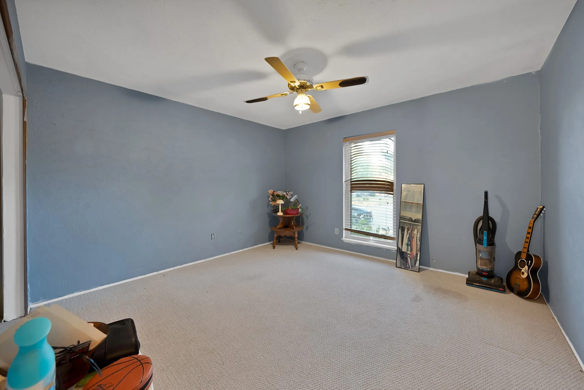 Single Family Residence For Sale in Dallas County , 241 S Young Boulevard, De Soto, Texas 75115, 3 Bedroom, 2 Bathroom, 2 Garage spaces, 1,712 Sqft, built in 1979, mls#21364742, Real Estate Agent in De Soto, Homes For Sale in Dallas county, Homes For Sale in De Soto, Realtor in De Soto Texas, Real Estate Brokerage Independent Realty Texas, Luminita Cordes Realtor