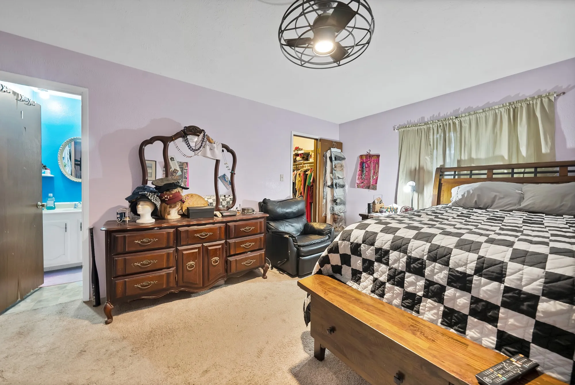 Single Family Residence For Sale in Dallas County , 241 S Young Boulevard, De Soto, Texas 75115, 3 Bedroom, 2 Bathroom, 2 Garage spaces, 1,712 Sqft, built in 1979, mls#21364742, Real Estate Agent in De Soto, Homes For Sale in Dallas county, Homes For Sale in De Soto, Realtor in De Soto Texas, Real Estate Brokerage Independent Realty Texas, Luminita Cordes Realtor