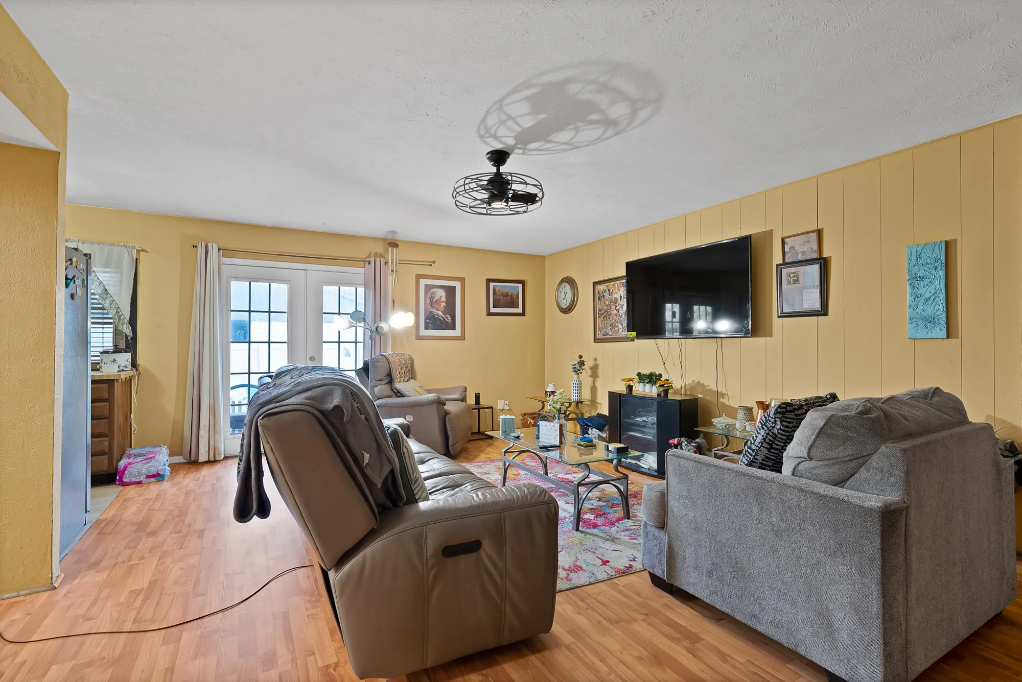 Single Family Residence For Sale in Dallas County , 241 S Young Boulevard, De Soto, Texas 75115, 3 Bedroom, 2 Bathroom, 2 Garage spaces, 1,712 Sqft, built in 1979, mls#21364742, Real Estate Agent in De Soto, Homes For Sale in Dallas county, Homes For Sale in De Soto, Realtor in De Soto Texas, Real Estate Brokerage Independent Realty Texas, Luminita Cordes Realtor