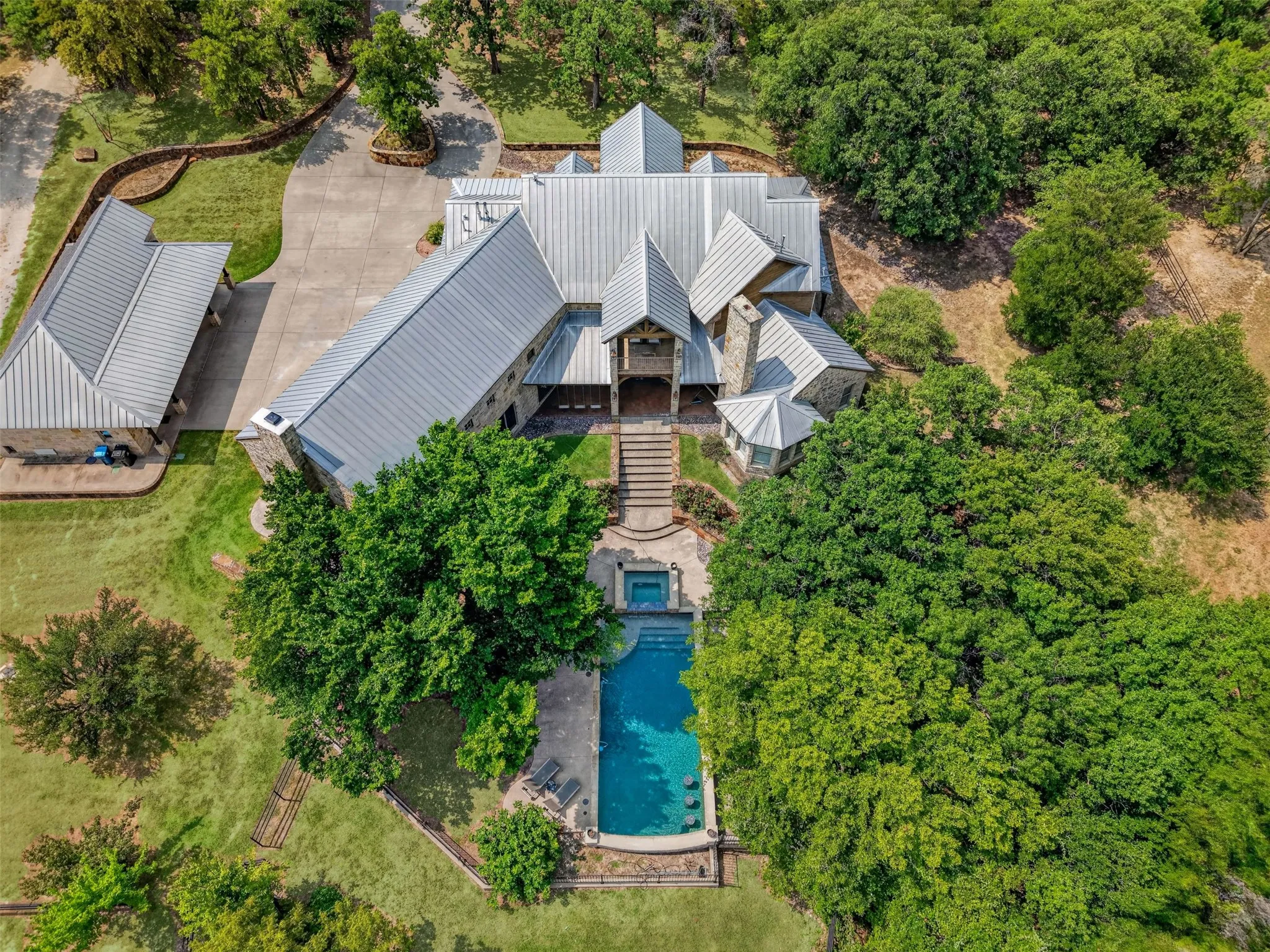 Single Family Residence For Sale in Parker County , 133 E Bozeman Lane, Fort Worth, Texas 76108, 4 Bedroom, 5 Bathroom, 4 Garage spaces, 5,693 Sqft, built in 2008, mls#21364743, Real Estate Agent in Fort Worth, Homes For Sale in Parker county, Homes For Sale in Fort Worth, Realtor in Fort Worth Texas, Real Estate Brokerage Independent Realty Texas, Luminita Cordes Realtor
