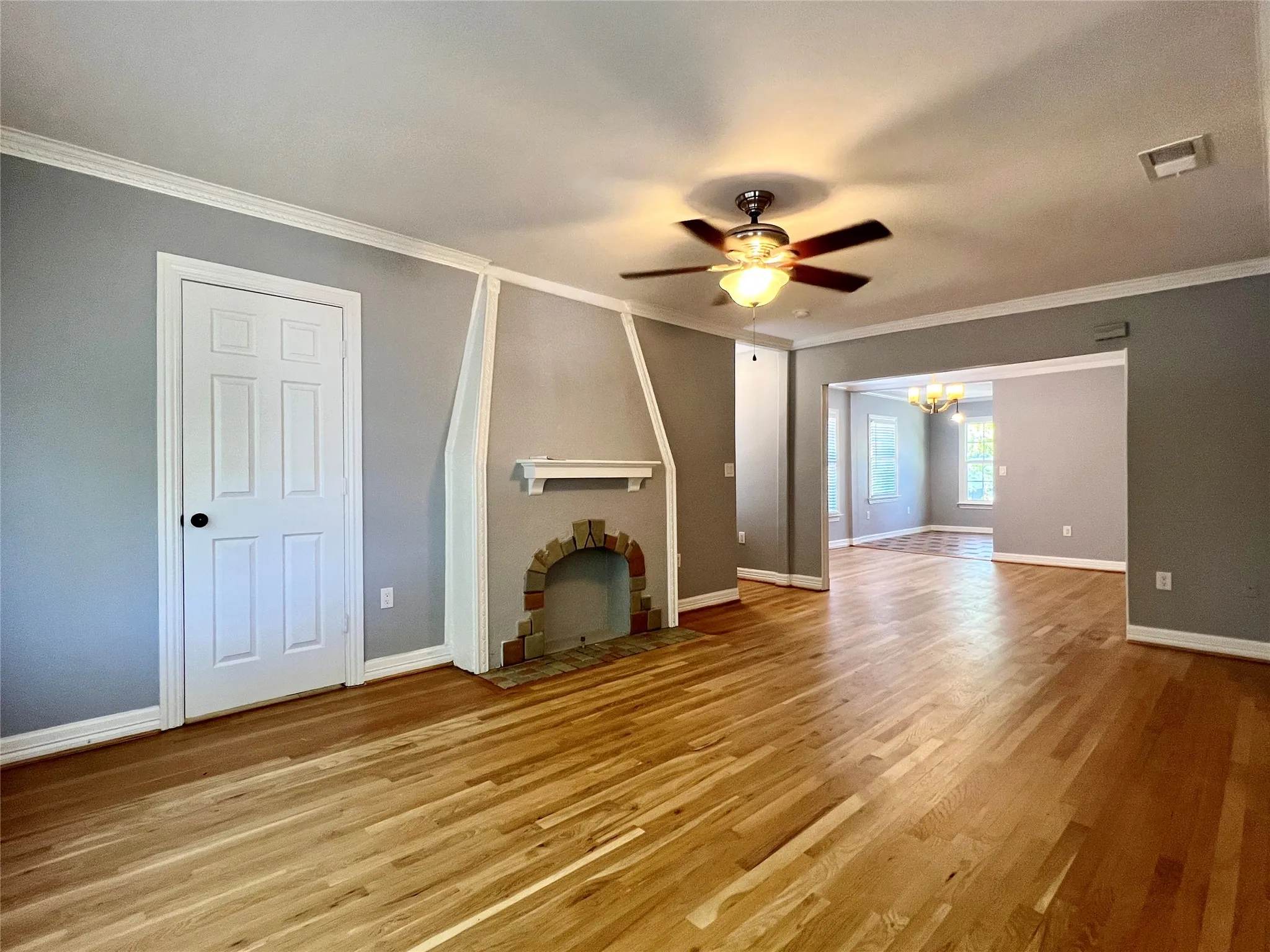 Duplex For Rent in Dallas County , 6017 La Vista Drive, Dallas, Texas 75214, 2 Bedroom, 2 Bathroom, 2 Garage spaces, 1,248 Sqft, built in 1935, mls#21364460, Real Estate Agent in Dallas, Homes For Rent in Dallas county, Homes For Rent in Dallas, Realtor in Dallas Texas, Real Estate Brokerage Independent Realty Texas, Luminita Cordes Realtor