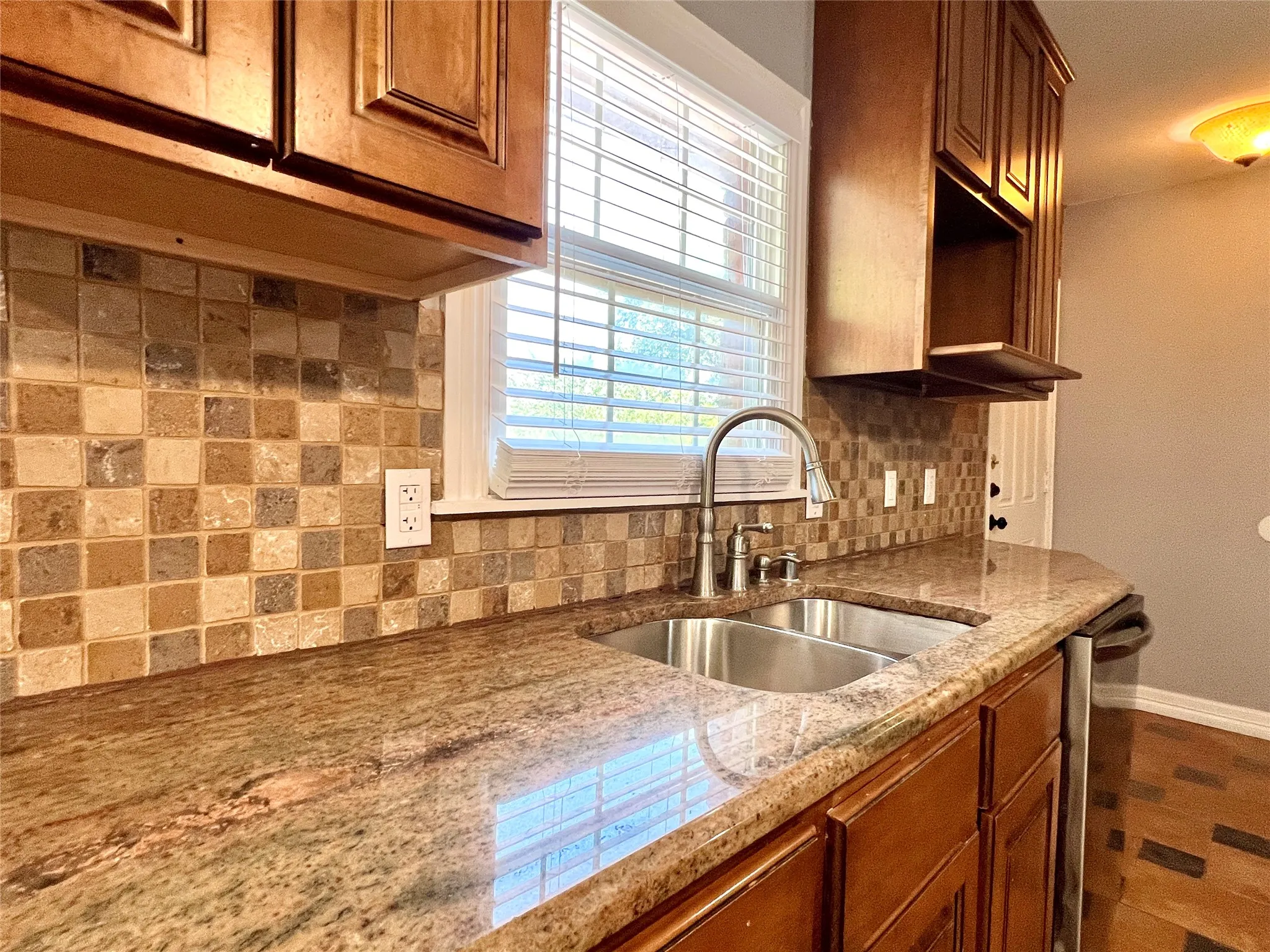 Duplex For Rent in Dallas County , 6017 La Vista Drive, Dallas, Texas 75214, 2 Bedroom, 2 Bathroom, 2 Garage spaces, 1,248 Sqft, built in 1935, mls#21364460, Real Estate Agent in Dallas, Homes For Rent in Dallas county, Homes For Rent in Dallas, Realtor in Dallas Texas, Real Estate Brokerage Independent Realty Texas, Luminita Cordes Realtor