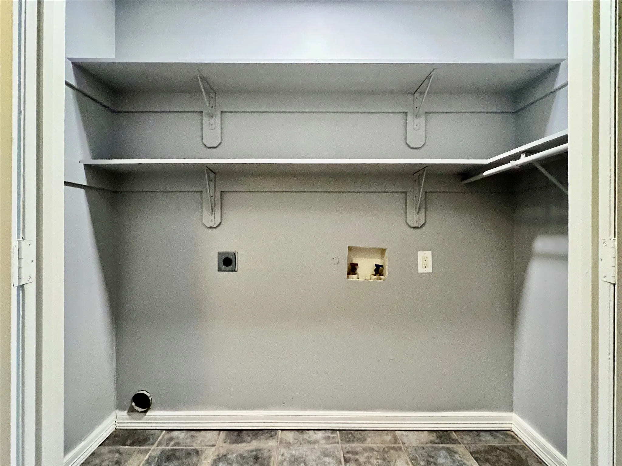 Duplex For Rent in Dallas County , 6017 La Vista Drive, Dallas, Texas 75214, 2 Bedroom, 2 Bathroom, 2 Garage spaces, 1,248 Sqft, built in 1935, mls#21364460, Real Estate Agent in Dallas, Homes For Rent in Dallas county, Homes For Rent in Dallas, Realtor in Dallas Texas, Real Estate Brokerage Independent Realty Texas, Luminita Cordes Realtor