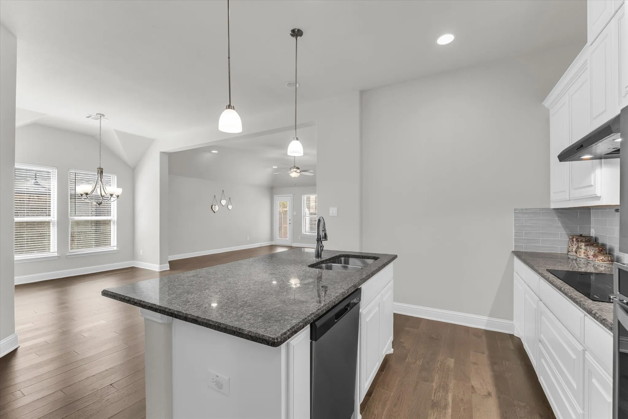 Single Family Residence For Sale in Mc Lennan County , 509 Paso Fino Street, Waco, Texas 76706, 3 Bedroom, 2 Bathroom, 2 Garage spaces, 1,751 Sqft, built in 2021, mls#21358355, Real Estate Agent in Waco, Homes For Sale in Mc Lennan county, Homes For Sale in Waco, Realtor in Waco Texas, Real Estate Brokerage Independent Realty Texas, Luminita Cordes Realtor
