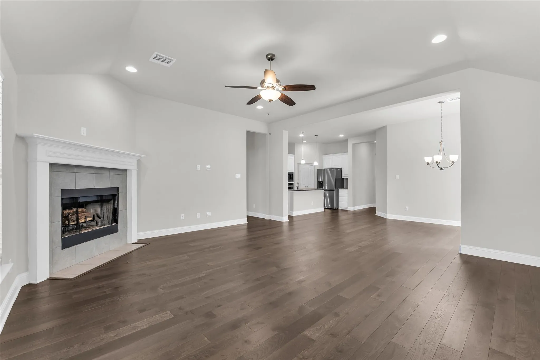 Single Family Residence For Sale in Mc Lennan County , 509 Paso Fino Street, Waco, Texas 76706, 3 Bedroom, 2 Bathroom, 2 Garage spaces, 1,751 Sqft, built in 2021, mls#21358355, Real Estate Agent in Waco, Homes For Sale in Mc Lennan county, Homes For Sale in Waco, Realtor in Waco Texas, Real Estate Brokerage Independent Realty Texas, Luminita Cordes Realtor