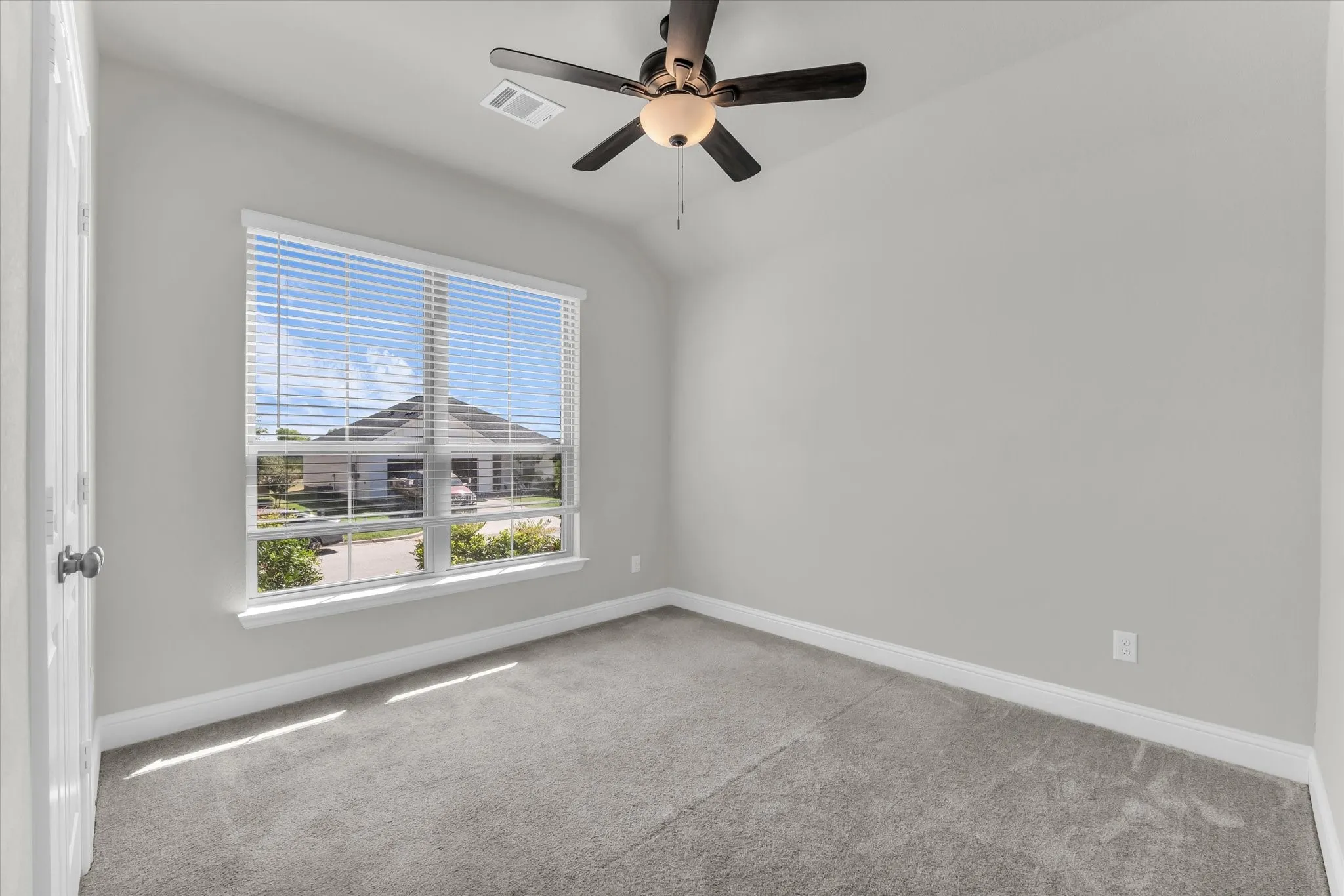 Single Family Residence For Sale in Mc Lennan County , 509 Paso Fino Street, Waco, Texas 76706, 3 Bedroom, 2 Bathroom, 2 Garage spaces, 1,751 Sqft, built in 2021, mls#21358355, Real Estate Agent in Waco, Homes For Sale in Mc Lennan county, Homes For Sale in Waco, Realtor in Waco Texas, Real Estate Brokerage Independent Realty Texas, Luminita Cordes Realtor