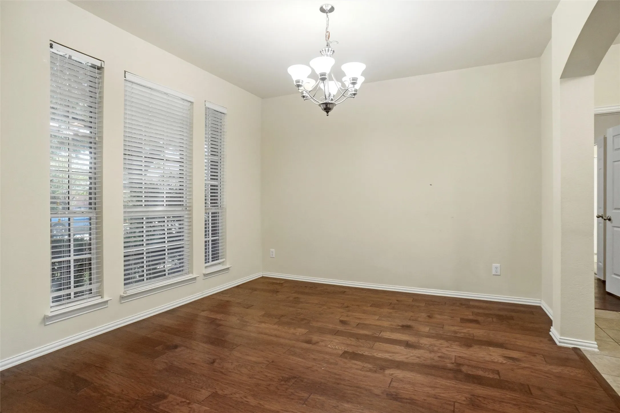 Single Family Residence For Sale in Denton County , 8431 Firewheel Lane, Frisco, Texas 75036, 4 Bedroom, 3 Bathroom, 2 Garage spaces, 2,621 Sqft, built in 2004, mls#21364729, Real Estate Agent in Frisco, Homes For Sale in Denton county, Homes For Sale in Frisco, Realtor in Frisco Texas, Real Estate Brokerage Independent Realty Texas, Luminita Cordes Realtor