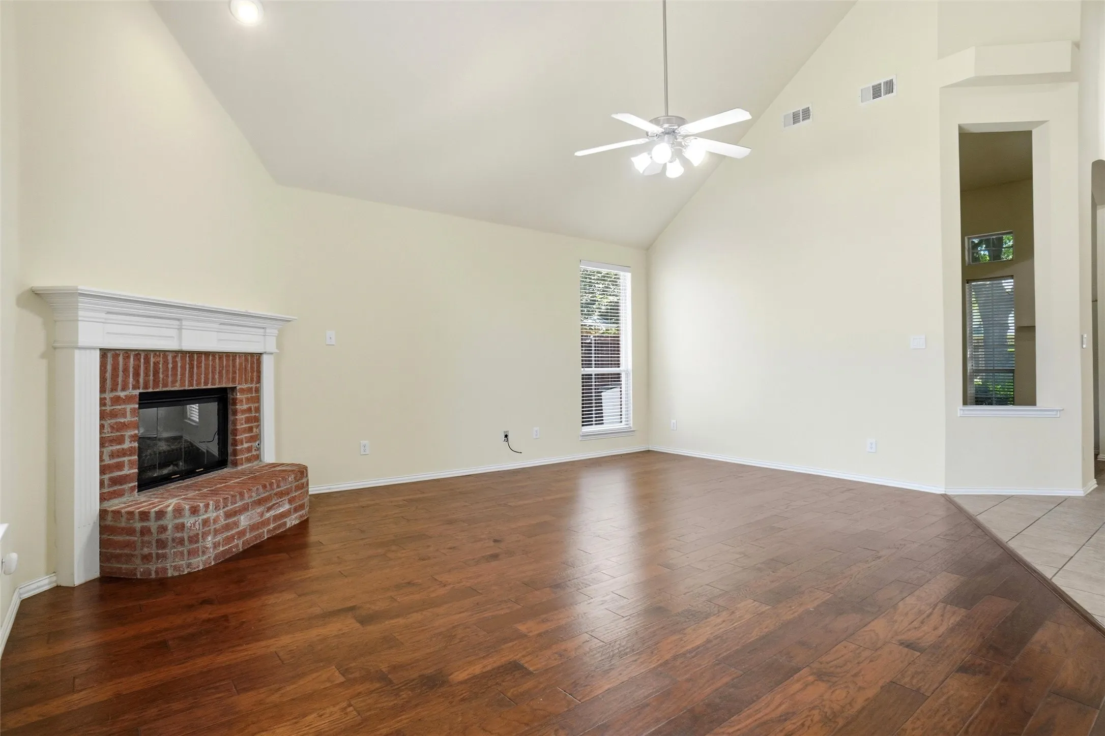 Single Family Residence For Sale in Denton County , 8431 Firewheel Lane, Frisco, Texas 75036, 4 Bedroom, 3 Bathroom, 2 Garage spaces, 2,621 Sqft, built in 2004, mls#21364729, Real Estate Agent in Frisco, Homes For Sale in Denton county, Homes For Sale in Frisco, Realtor in Frisco Texas, Real Estate Brokerage Independent Realty Texas, Luminita Cordes Realtor