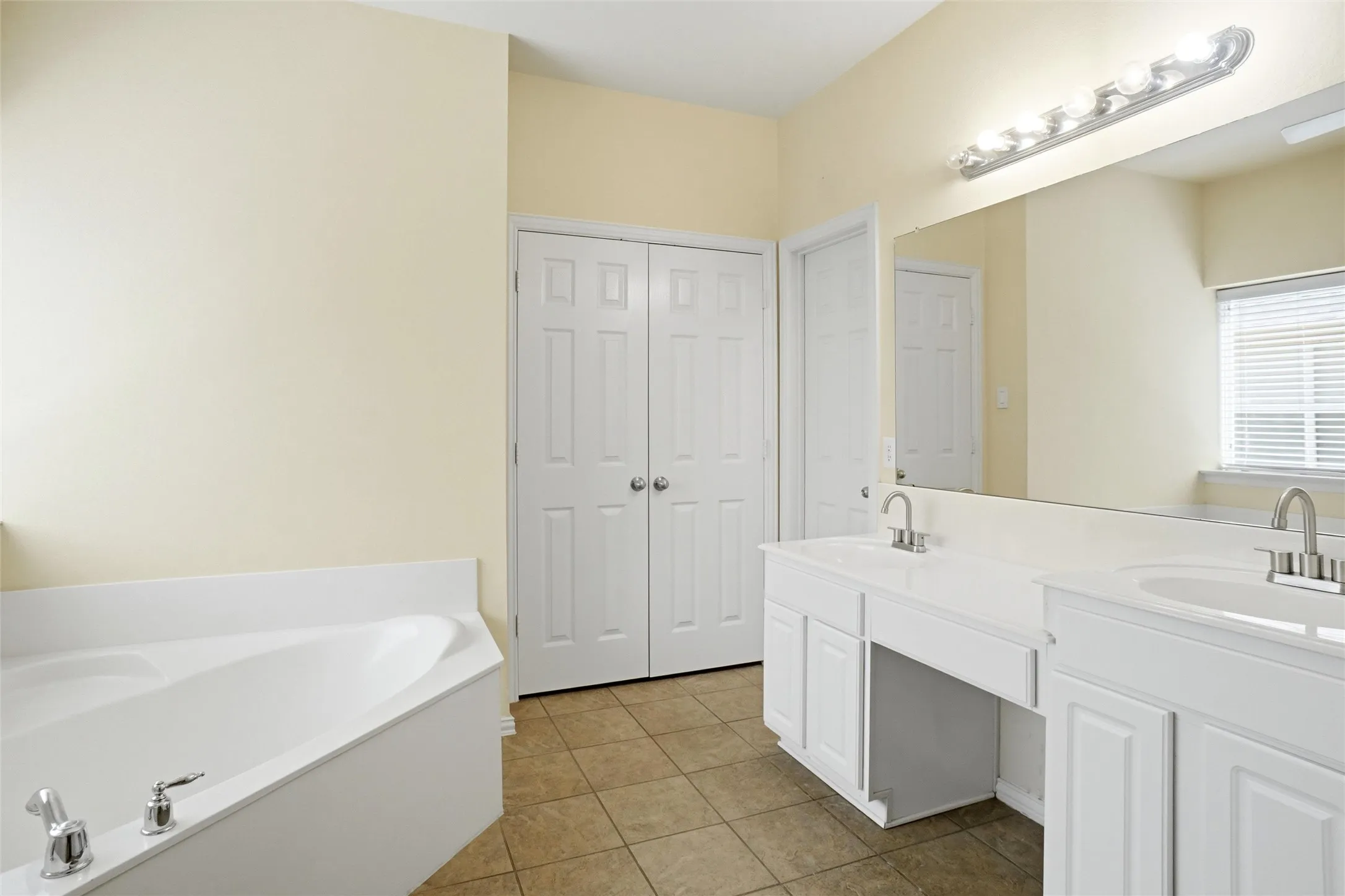 Single Family Residence For Sale in Denton County , 8431 Firewheel Lane, Frisco, Texas 75036, 4 Bedroom, 3 Bathroom, 2 Garage spaces, 2,621 Sqft, built in 2004, mls#21364729, Real Estate Agent in Frisco, Homes For Sale in Denton county, Homes For Sale in Frisco, Realtor in Frisco Texas, Real Estate Brokerage Independent Realty Texas, Luminita Cordes Realtor
