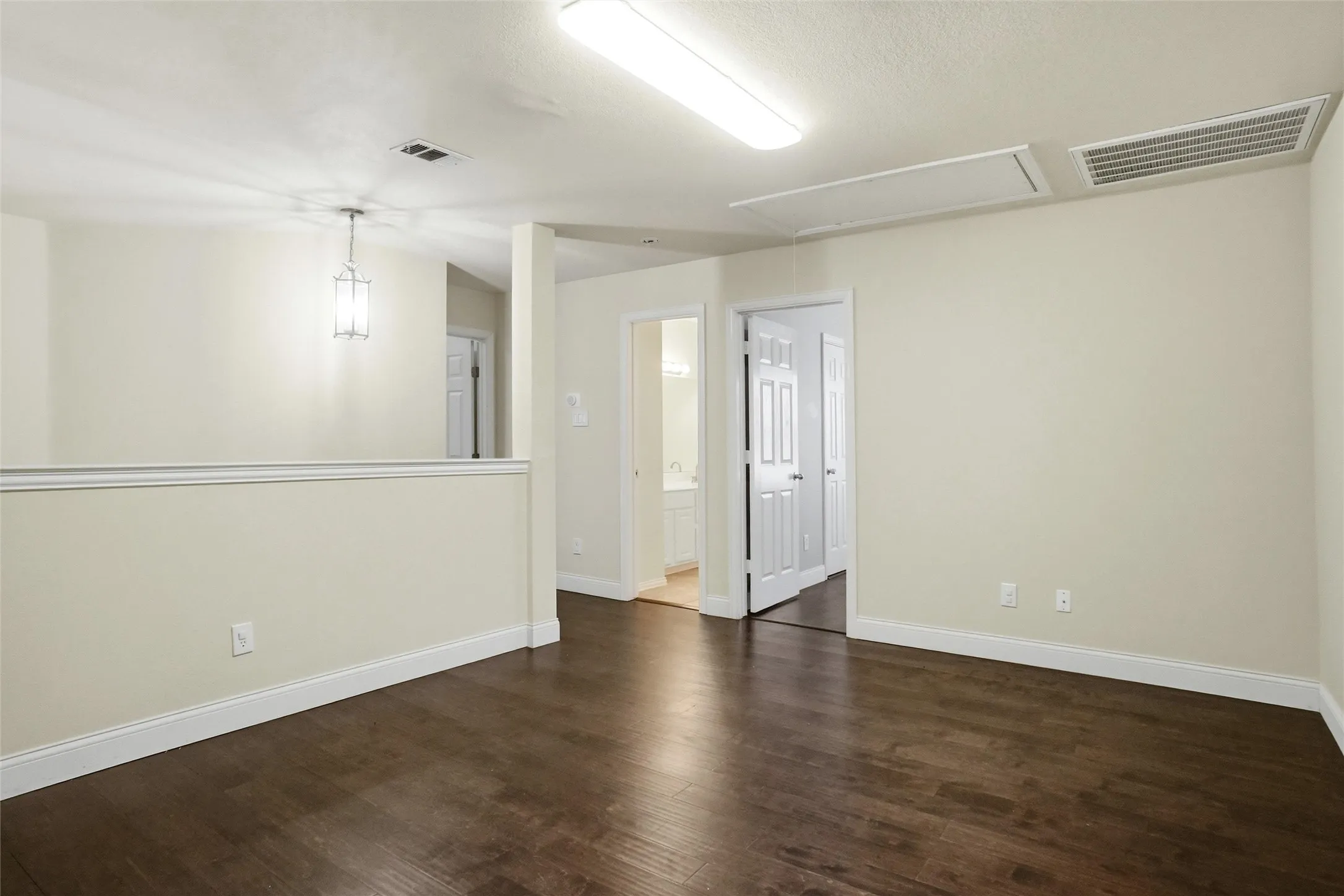 Single Family Residence For Sale in Denton County , 8431 Firewheel Lane, Frisco, Texas 75036, 4 Bedroom, 3 Bathroom, 2 Garage spaces, 2,621 Sqft, built in 2004, mls#21364729, Real Estate Agent in Frisco, Homes For Sale in Denton county, Homes For Sale in Frisco, Realtor in Frisco Texas, Real Estate Brokerage Independent Realty Texas, Luminita Cordes Realtor