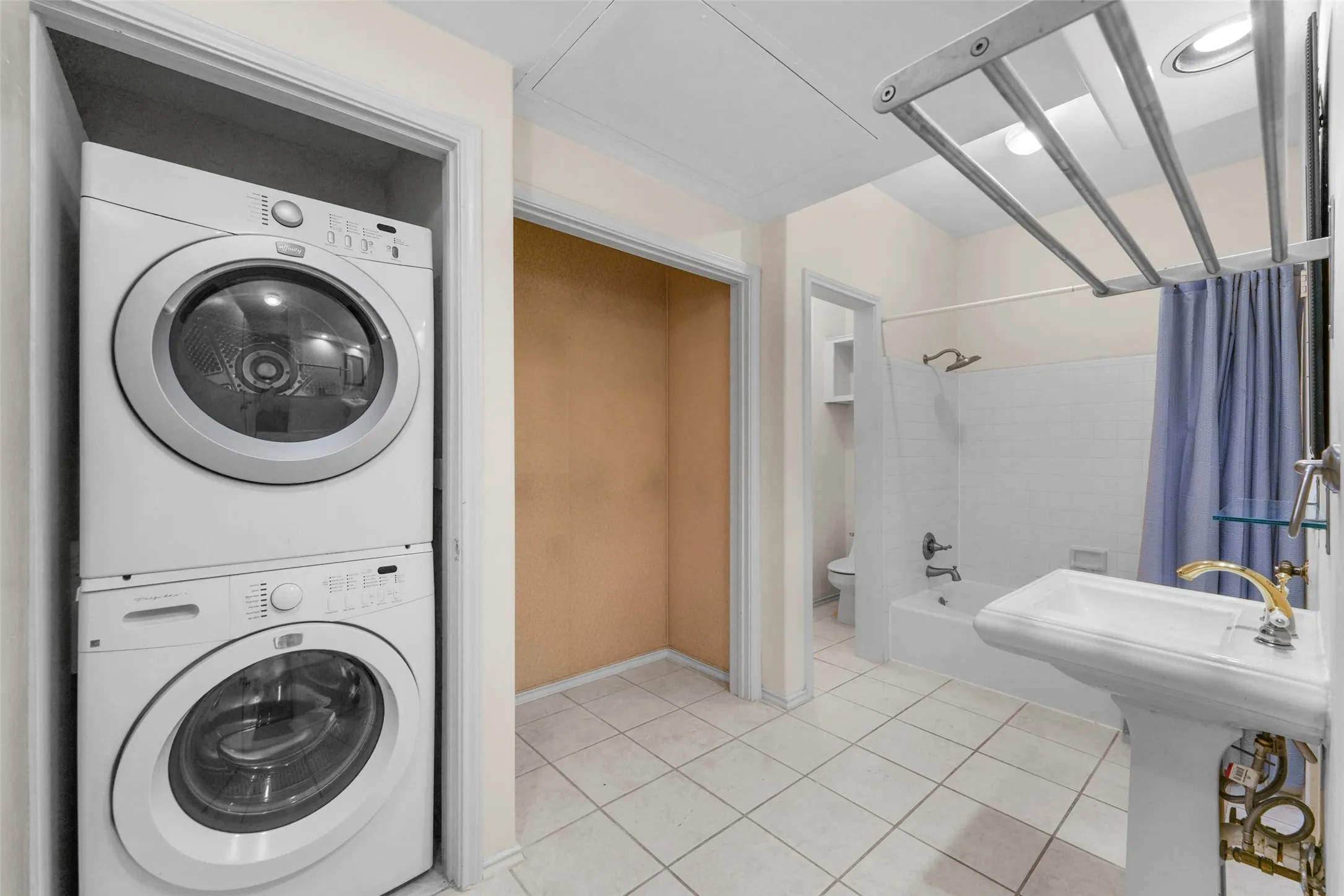 Condominium For Sale in Dallas County , 5619 Preston Oaks Road 505, Dallas, Texas 75254, 1 Bedroom, 1 Bathroom, 1 Garage spaces, 710 Sqft, built in 1983, mls#21362277, Real Estate Agent in Dallas, Homes For Sale in Dallas county, Homes For Sale in Dallas, Realtor in Dallas Texas, Real Estate Brokerage Independent Realty Texas, Luminita Cordes Realtor
