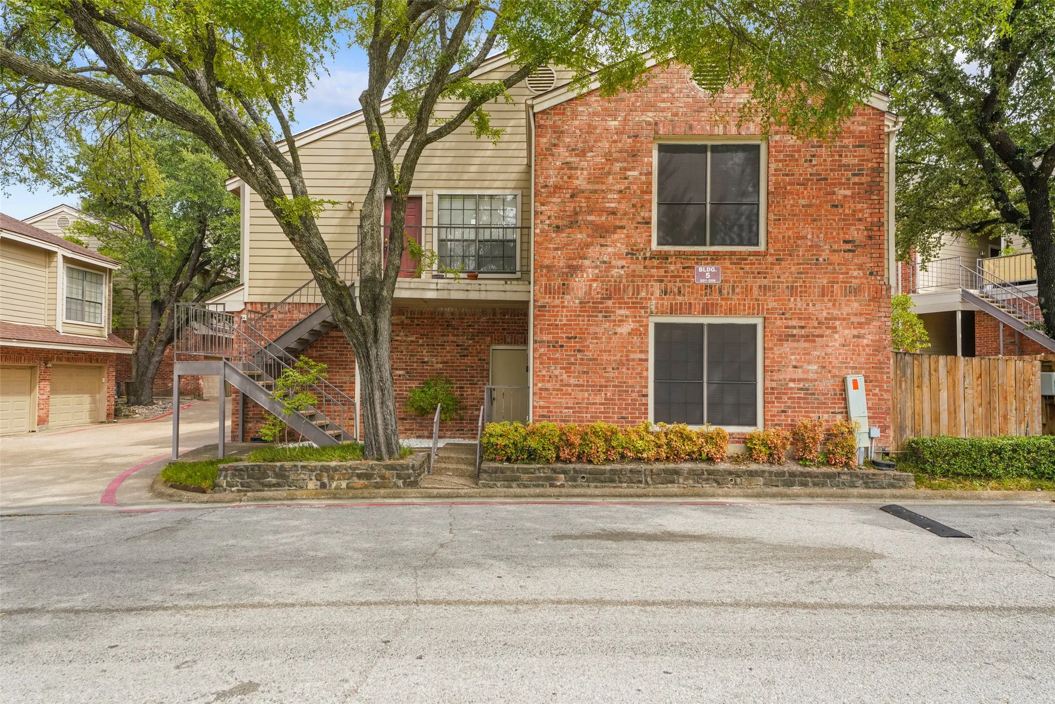 Condominium For Sale in Dallas County , 5619 Preston Oaks Road 505, Dallas, Texas 75254, 1 Bedroom, 1 Bathroom, 1 Garage spaces, 710 Sqft, built in 1983, mls#21362277, Real Estate Agent in Dallas, Homes For Sale in Dallas county, Homes For Sale in Dallas, Realtor in Dallas Texas, Real Estate Brokerage Independent Realty Texas, Luminita Cordes Realtor