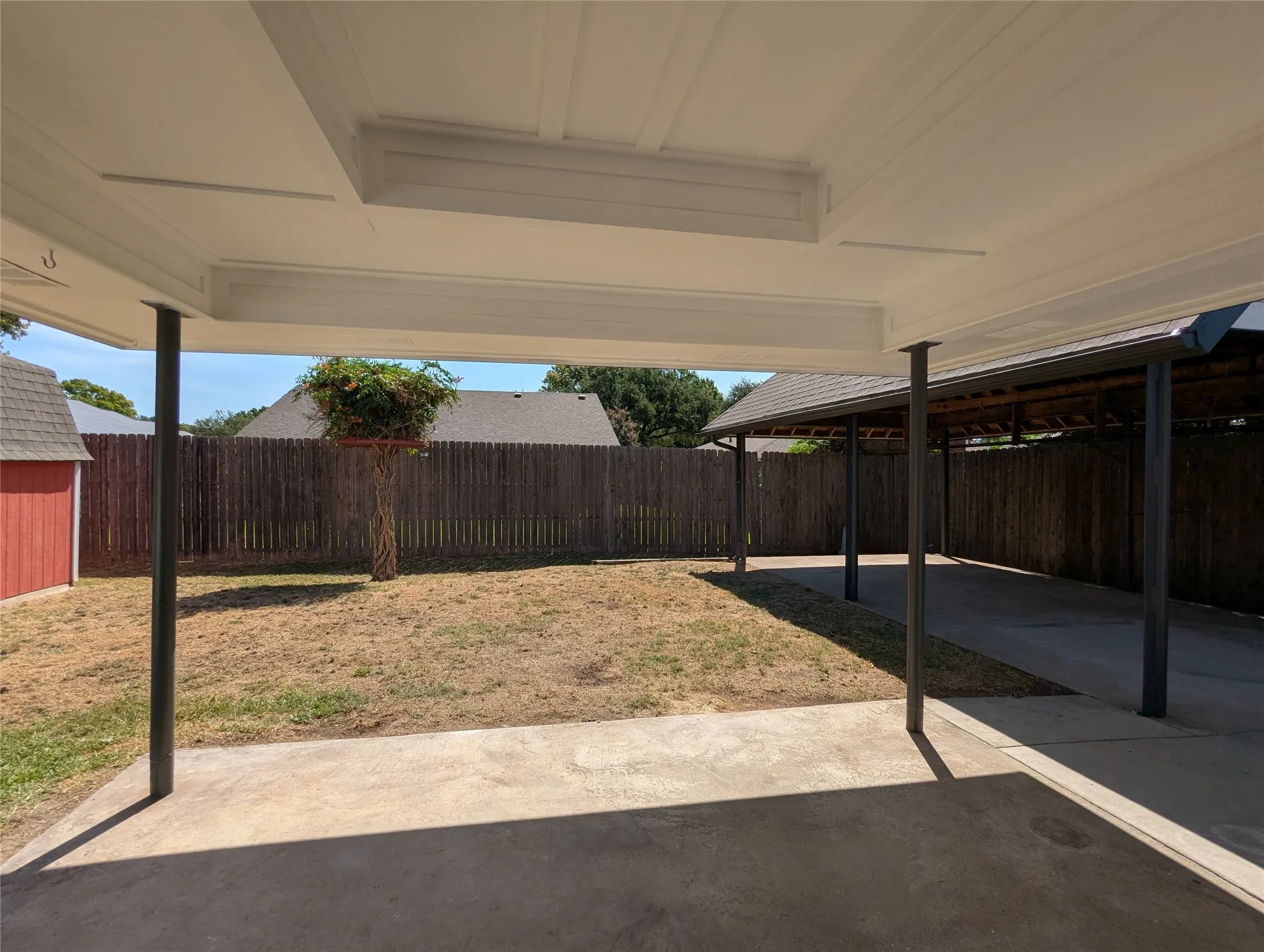 Single Family Residence For Sale in Tarrant County , 2916 Woodbridge Drive, Bedford, Texas 76021, 3 Bedroom, 2 Bathroom, 2 Garage spaces, 1,788 Sqft, built in 1980, mls#21361108, Real Estate Agent in Bedford, Homes For Sale in Tarrant county, Homes For Sale in Bedford, Realtor in Bedford Texas, Real Estate Brokerage Independent Realty Texas, Luminita Cordes Realtor