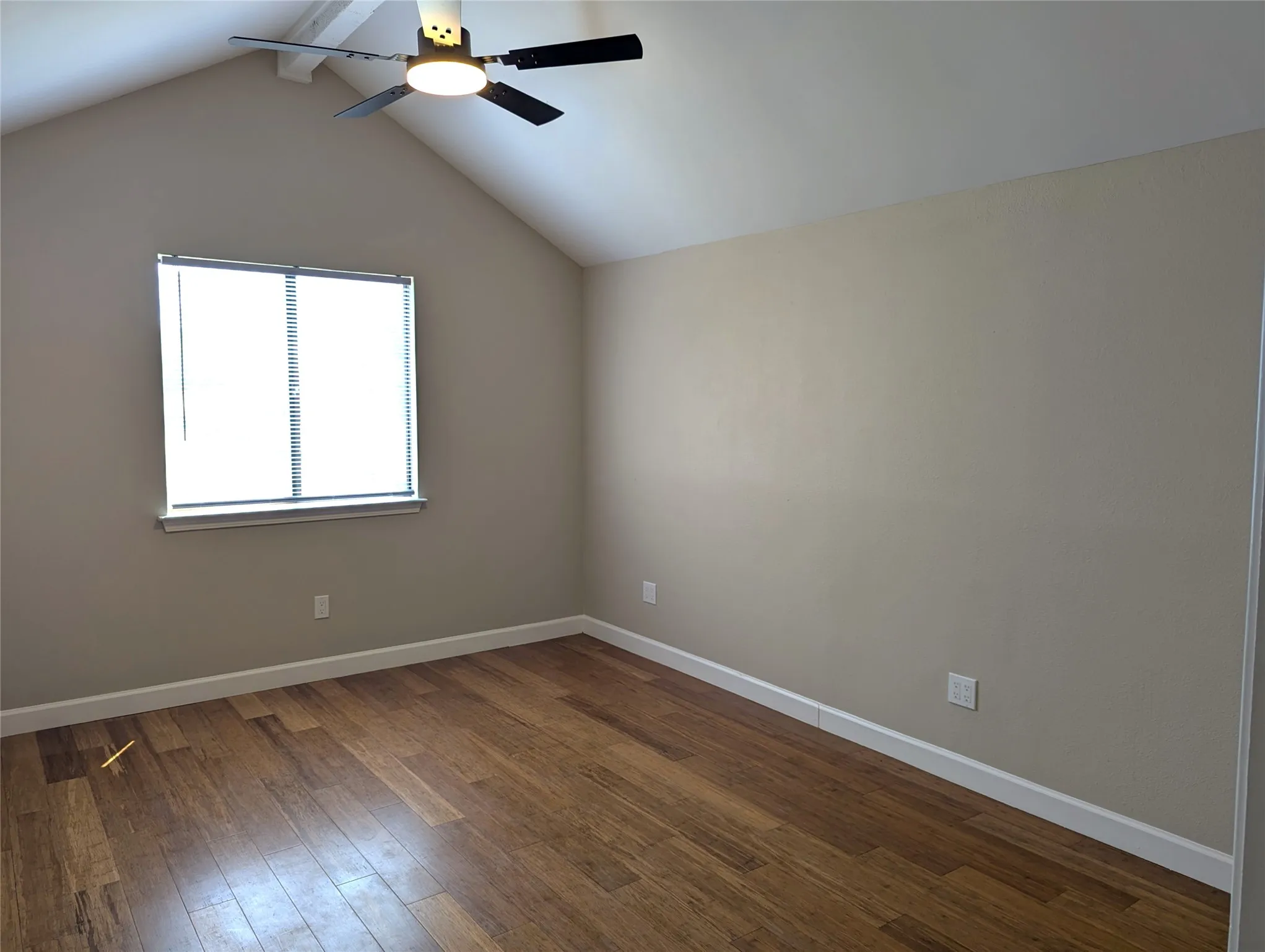 Single Family Residence For Sale in Tarrant County , 2916 Woodbridge Drive, Bedford, Texas 76021, 3 Bedroom, 2 Bathroom, 2 Garage spaces, 1,788 Sqft, built in 1980, mls#21361108, Real Estate Agent in Bedford, Homes For Sale in Tarrant county, Homes For Sale in Bedford, Realtor in Bedford Texas, Real Estate Brokerage Independent Realty Texas, Luminita Cordes Realtor