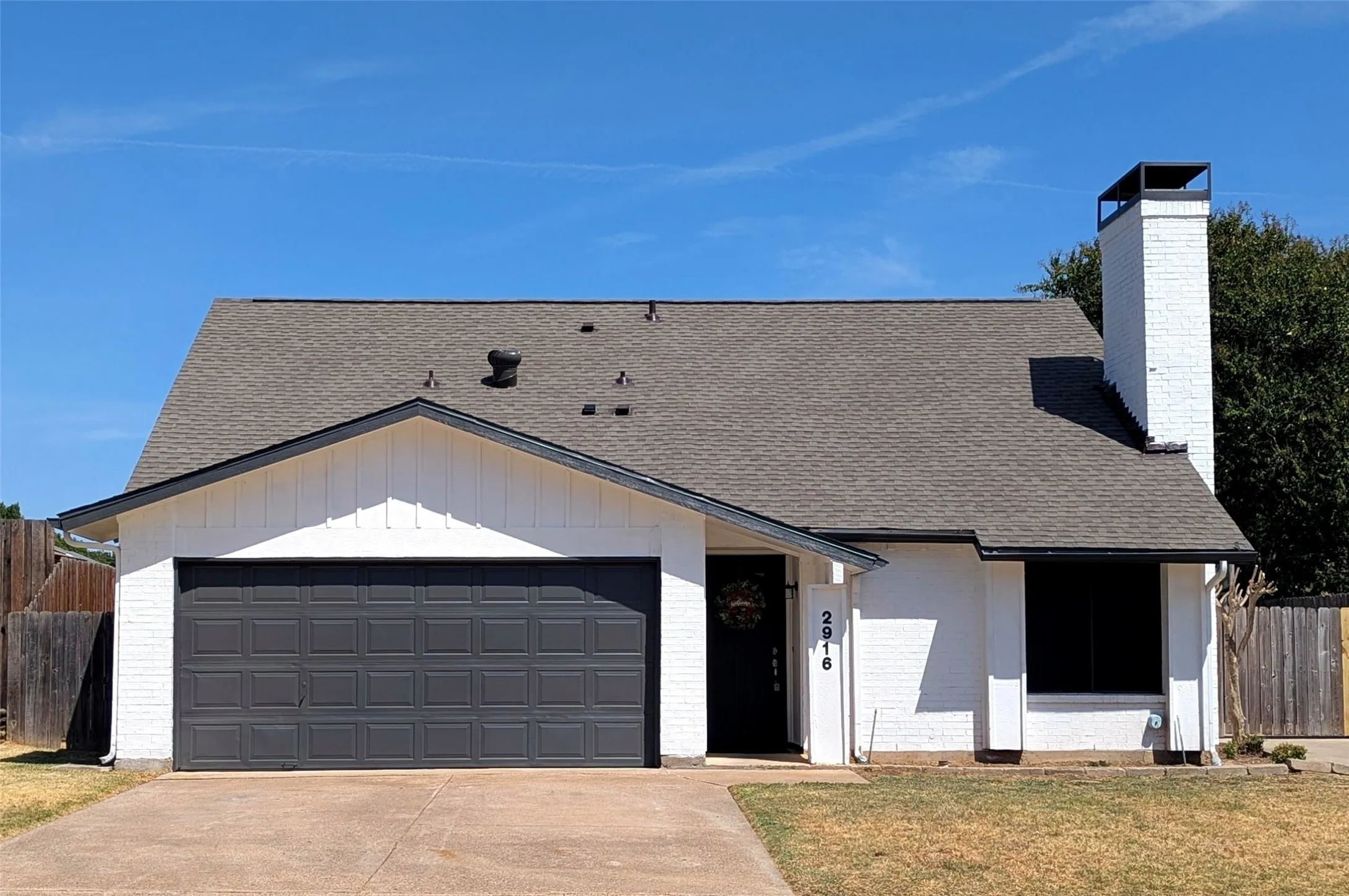 Single Family Residence For Sale in Tarrant County , 2916 Woodbridge Drive, Bedford, Texas 76021, 3 Bedroom, 2 Bathroom, 2 Garage spaces, 1,788 Sqft, built in 1980, mls#21361108, Real Estate Agent in Bedford, Homes For Sale in Tarrant county, Homes For Sale in Bedford, Realtor in Bedford Texas, Real Estate Brokerage Independent Realty Texas, Luminita Cordes Realtor