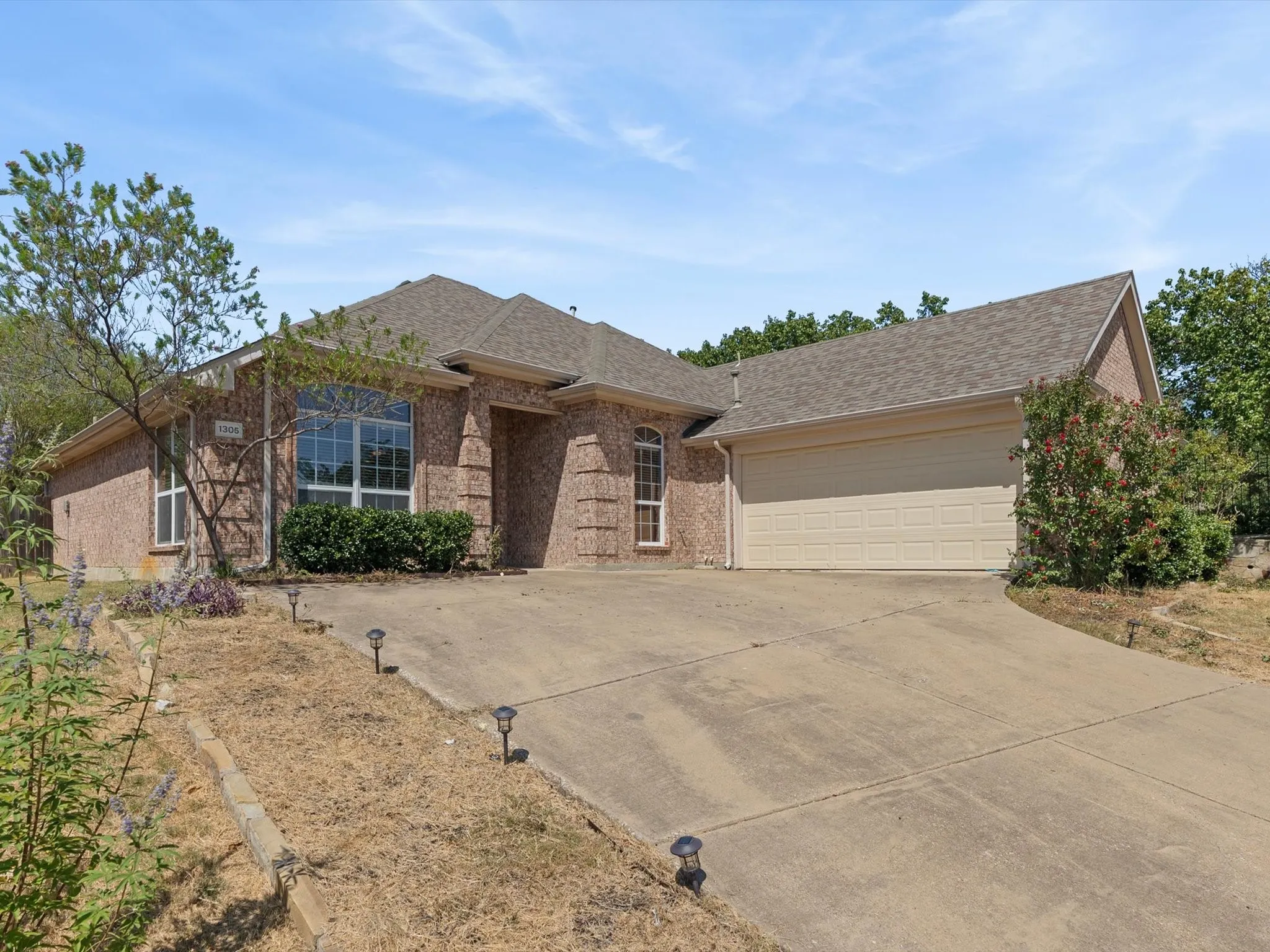 Single Family Residence For Sale in Rockwall County , 1305 Clear Meadow Court, Rockwall, Texas 75087, 3 Bedroom, 2 Bathroom, 2 Garage spaces, 1,971 Sqft, built in 2005, mls#21363564, Real Estate Agent in Rockwall, Homes For Sale in Rockwall county, Homes For Sale in Rockwall, Realtor in Rockwall Texas, Real Estate Brokerage Independent Realty Texas, Luminita Cordes Realtor