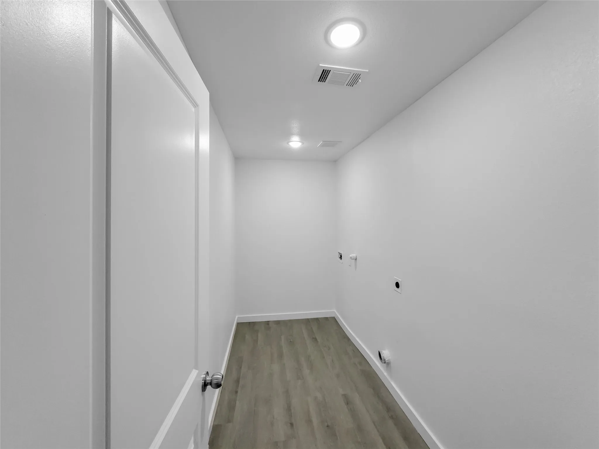 Single Family Residence For Sale in Tarrant County , 1411 Swiss Street, Arlington, Texas 76010, 4 Bedroom, 2 Bathroom, Garage spaces, 1,390 Sqft, built in 1955, mls#21364767, Real Estate Agent in Arlington, Homes For Sale in Tarrant county, Homes For Sale in Arlington, Realtor in Arlington Texas, Real Estate Brokerage Independent Realty Texas, Luminita Cordes Realtor