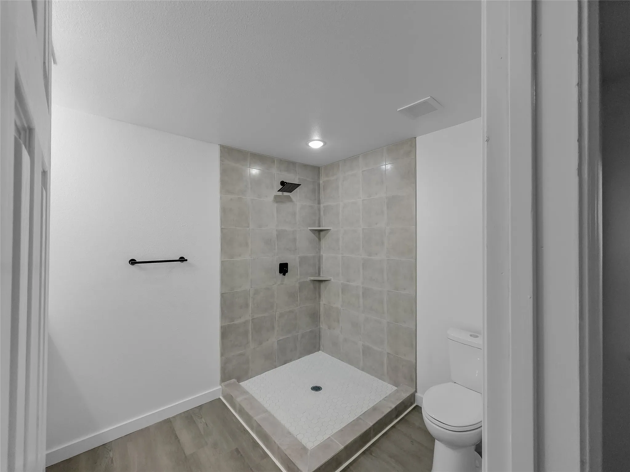 Single Family Residence For Sale in Tarrant County , 1411 Swiss Street, Arlington, Texas 76010, 4 Bedroom, 2 Bathroom, Garage spaces, 1,390 Sqft, built in 1955, mls#21364767, Real Estate Agent in Arlington, Homes For Sale in Tarrant county, Homes For Sale in Arlington, Realtor in Arlington Texas, Real Estate Brokerage Independent Realty Texas, Luminita Cordes Realtor