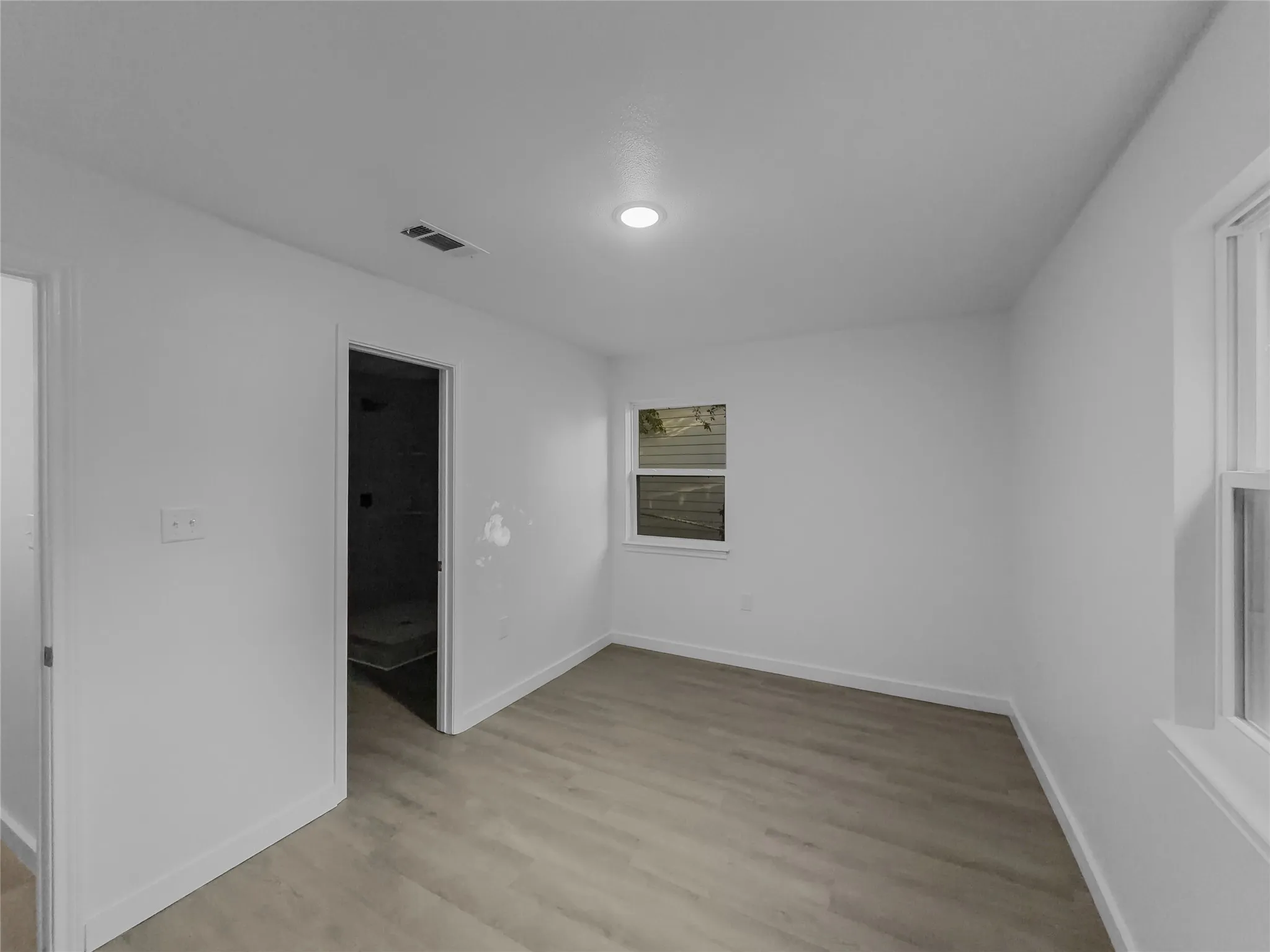 Single Family Residence For Sale in Tarrant County , 1411 Swiss Street, Arlington, Texas 76010, 4 Bedroom, 2 Bathroom, Garage spaces, 1,390 Sqft, built in 1955, mls#21364767, Real Estate Agent in Arlington, Homes For Sale in Tarrant county, Homes For Sale in Arlington, Realtor in Arlington Texas, Real Estate Brokerage Independent Realty Texas, Luminita Cordes Realtor