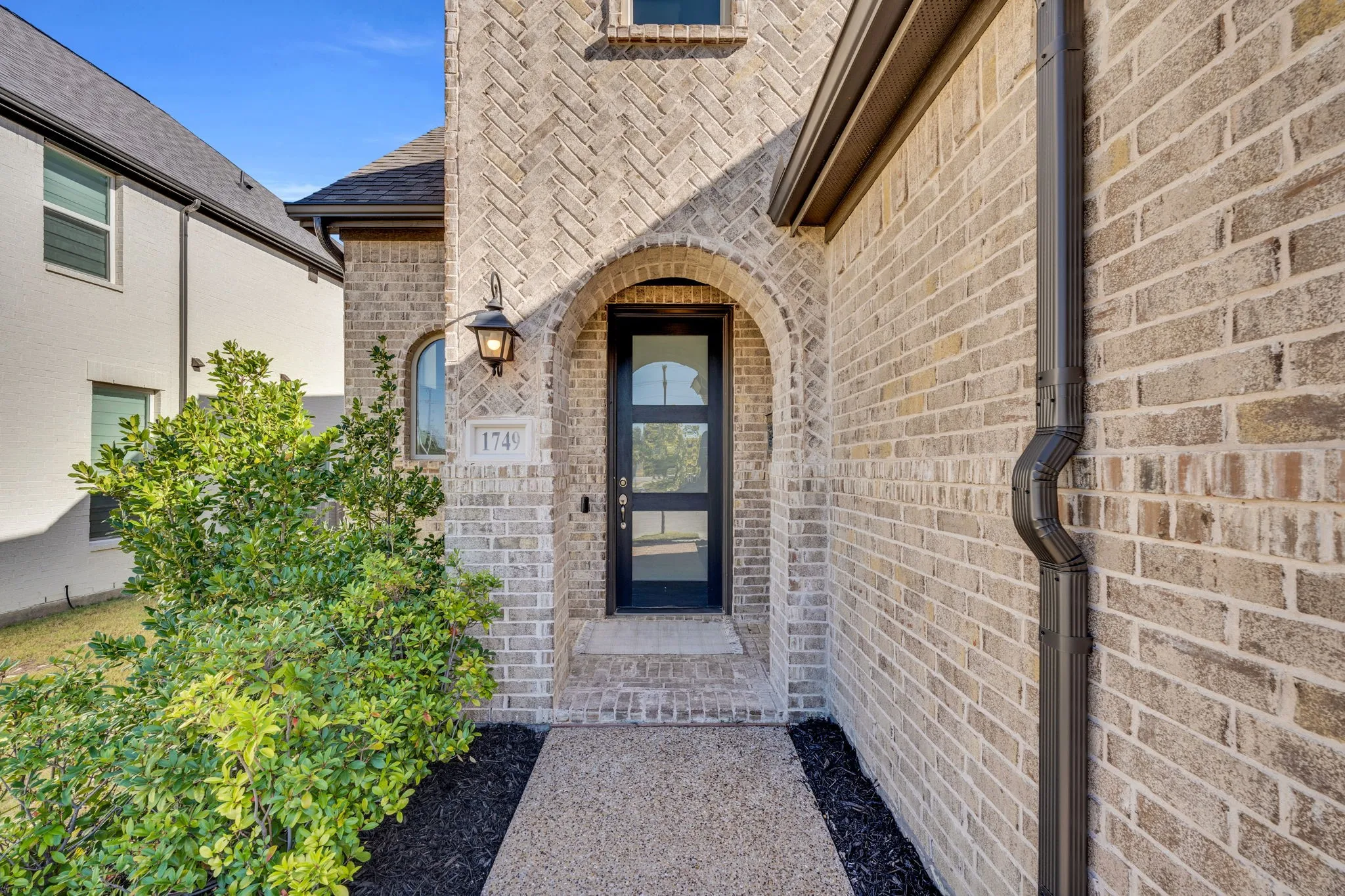 Single Family Residence For Sale in Denton County , 1749 Dartmoor Drive, Carrollton, Texas 75010, 4 Bedroom, 3 Bathroom, 2 Garage spaces, 2,705 Sqft, built in 2021, mls#21364771, Real Estate Agent in Carrollton, Homes For Sale in Denton county, Homes For Sale in Carrollton, Realtor in Carrollton Texas, Real Estate Brokerage Independent Realty Texas, Luminita Cordes Realtor