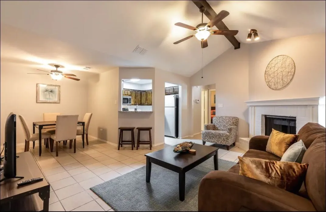 Townhouse For Sale in Tarrant County , 2425 Summer Place Drive, Arlington, Texas 76014, 2 Bedroom, 2 Bathroom, Garage spaces, 1,055 Sqft, built in 1984, mls#21361784, Real Estate Agent in Arlington, Homes For Sale in Tarrant county, Homes For Sale in Arlington, Realtor in Arlington Texas, Real Estate Brokerage Independent Realty Texas, Luminita Cordes Realtor