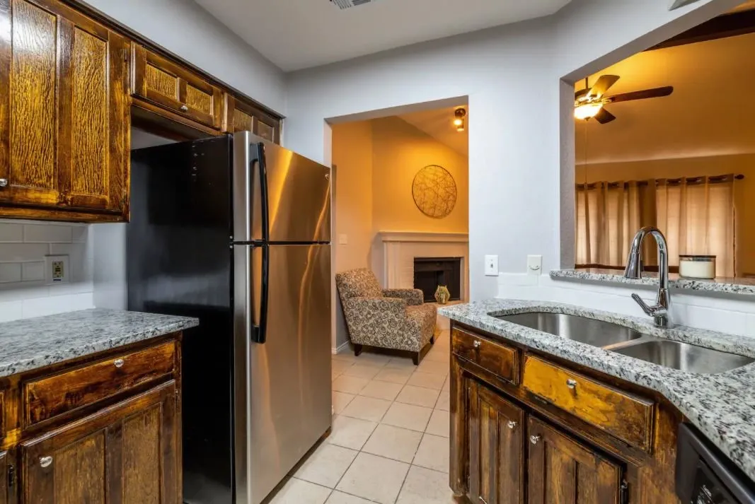 Townhouse For Sale in Tarrant County , 2425 Summer Place Drive, Arlington, Texas 76014, 2 Bedroom, 2 Bathroom, Garage spaces, 1,055 Sqft, built in 1984, mls#21361784, Real Estate Agent in Arlington, Homes For Sale in Tarrant county, Homes For Sale in Arlington, Realtor in Arlington Texas, Real Estate Brokerage Independent Realty Texas, Luminita Cordes Realtor
