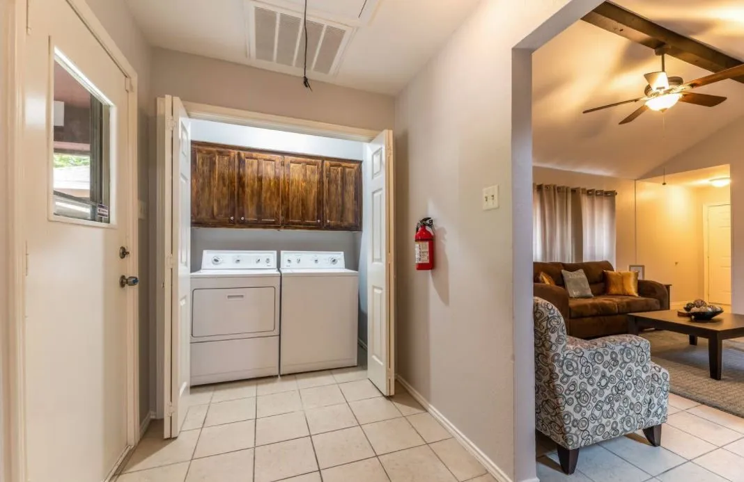 Townhouse For Sale in Tarrant County , 2425 Summer Place Drive, Arlington, Texas 76014, 2 Bedroom, 2 Bathroom, Garage spaces, 1,055 Sqft, built in 1984, mls#21361784, Real Estate Agent in Arlington, Homes For Sale in Tarrant county, Homes For Sale in Arlington, Realtor in Arlington Texas, Real Estate Brokerage Independent Realty Texas, Luminita Cordes Realtor