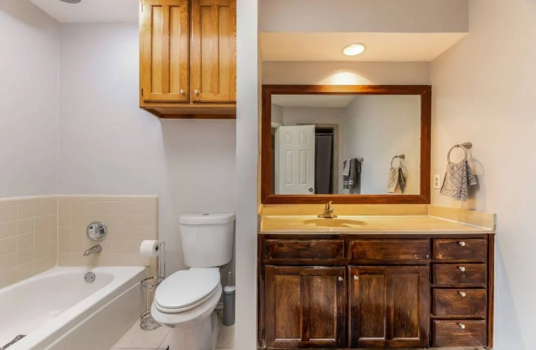Townhouse For Sale in Tarrant County , 2425 Summer Place Drive, Arlington, Texas 76014, 2 Bedroom, 2 Bathroom, Garage spaces, 1,055 Sqft, built in 1984, mls#21361784, Real Estate Agent in Arlington, Homes For Sale in Tarrant county, Homes For Sale in Arlington, Realtor in Arlington Texas, Real Estate Brokerage Independent Realty Texas, Luminita Cordes Realtor