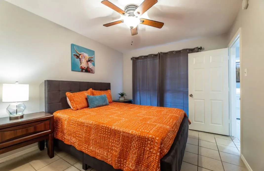 Townhouse For Sale in Tarrant County , 2425 Summer Place Drive, Arlington, Texas 76014, 2 Bedroom, 2 Bathroom, Garage spaces, 1,055 Sqft, built in 1984, mls#21361784, Real Estate Agent in Arlington, Homes For Sale in Tarrant county, Homes For Sale in Arlington, Realtor in Arlington Texas, Real Estate Brokerage Independent Realty Texas, Luminita Cordes Realtor