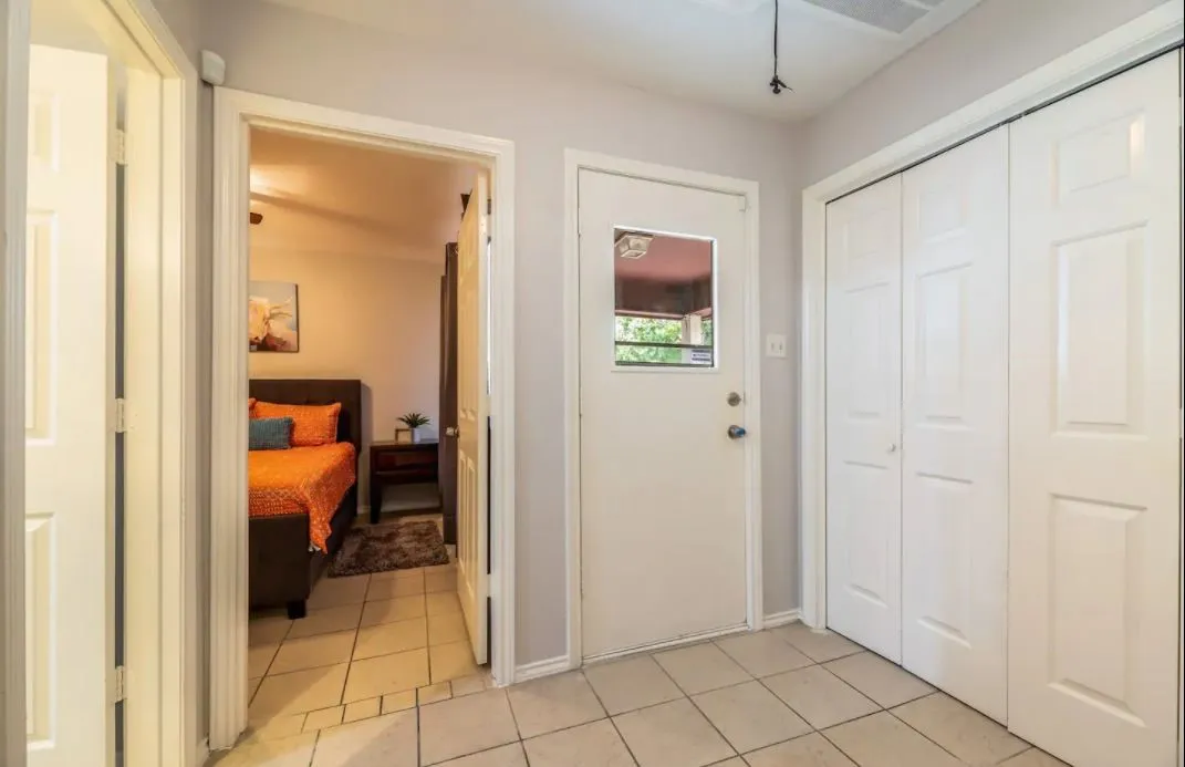 Townhouse For Sale in Tarrant County , 2425 Summer Place Drive, Arlington, Texas 76014, 2 Bedroom, 2 Bathroom, Garage spaces, 1,055 Sqft, built in 1984, mls#21361784, Real Estate Agent in Arlington, Homes For Sale in Tarrant county, Homes For Sale in Arlington, Realtor in Arlington Texas, Real Estate Brokerage Independent Realty Texas, Luminita Cordes Realtor