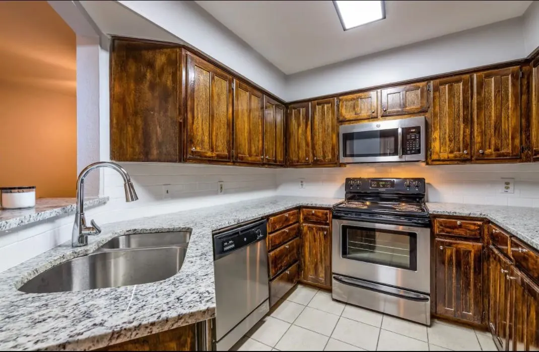 Townhouse For Sale in Tarrant County , 2425 Summer Place Drive, Arlington, Texas 76014, 2 Bedroom, 2 Bathroom, Garage spaces, 1,055 Sqft, built in 1984, mls#21361784, Real Estate Agent in Arlington, Homes For Sale in Tarrant county, Homes For Sale in Arlington, Realtor in Arlington Texas, Real Estate Brokerage Independent Realty Texas, Luminita Cordes Realtor