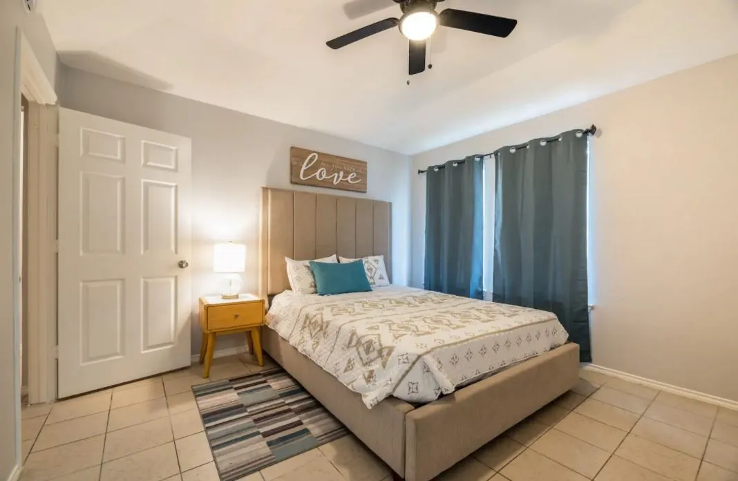 Townhouse For Sale in Tarrant County , 2425 Summer Place Drive, Arlington, Texas 76014, 2 Bedroom, 2 Bathroom, Garage spaces, 1,055 Sqft, built in 1984, mls#21361784, Real Estate Agent in Arlington, Homes For Sale in Tarrant county, Homes For Sale in Arlington, Realtor in Arlington Texas, Real Estate Brokerage Independent Realty Texas, Luminita Cordes Realtor