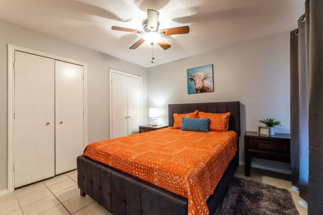 Townhouse For Sale in Tarrant County , 2425 Summer Place Drive, Arlington, Texas 76014, 2 Bedroom, 2 Bathroom, Garage spaces, 1,055 Sqft, built in 1984, mls#21361784, Real Estate Agent in Arlington, Homes For Sale in Tarrant county, Homes For Sale in Arlington, Realtor in Arlington Texas, Real Estate Brokerage Independent Realty Texas, Luminita Cordes Realtor