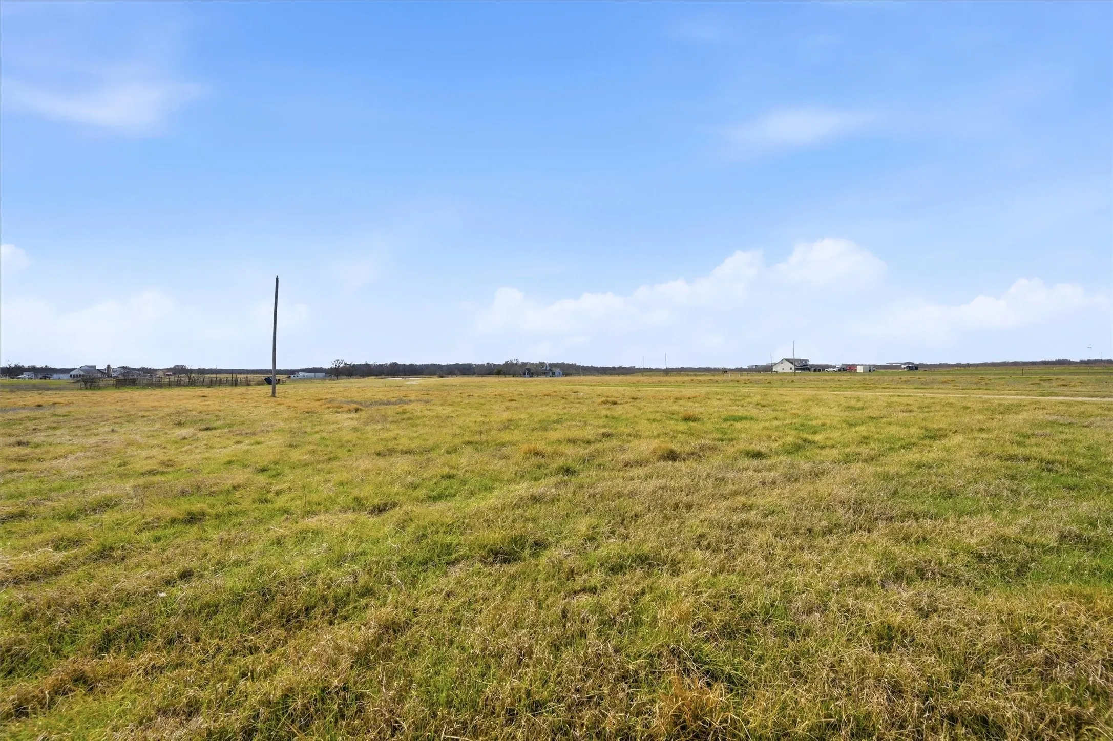 Single Family Residence For Sale in Grayson County , 206 Bounds Ranch Road, Gunter, Texas 75058, 3 Bedroom, 2 Bathroom, Garage spaces, 2,277 Sqft, built in 1985, mls#21361896, Real Estate Agent in Gunter, Homes For Sale in Grayson county, Homes For Sale in Gunter, Realtor in Gunter Texas, Real Estate Brokerage Independent Realty Texas, Luminita Cordes Realtor