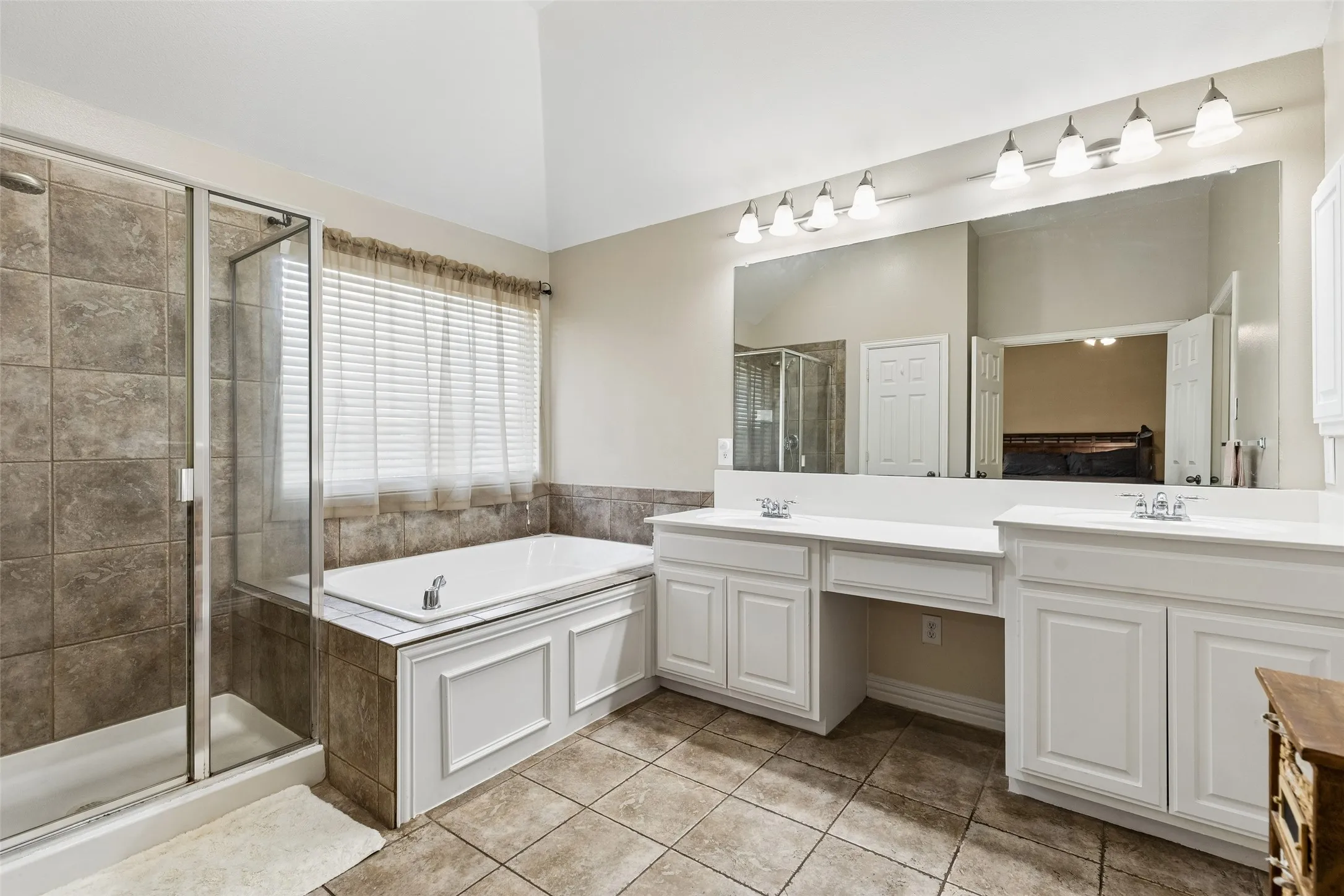 Primary Ensuite Bath