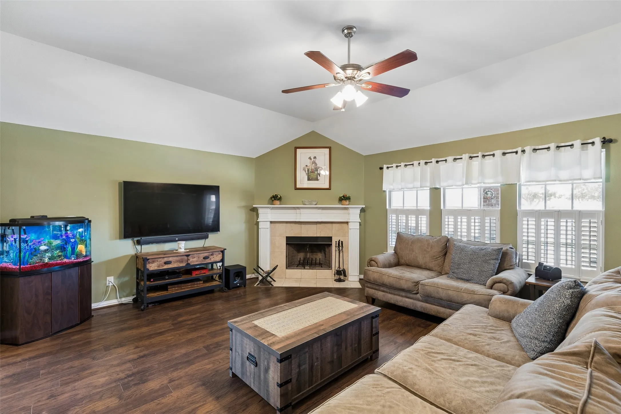 Single Family Residence For Sale in Collin County , 2801 Madison Drive, Melissa, Texas 75454, 5 Bedroom, 4 Bathroom, 2 Garage spaces, 2,901 Sqft, built in 2005, mls#21355126, Real Estate Agent in Melissa, Homes For Sale in Collin county, Homes For Sale in Melissa, Realtor in Melissa Texas, Real Estate Brokerage Independent Realty Texas, Luminita Cordes Realtor