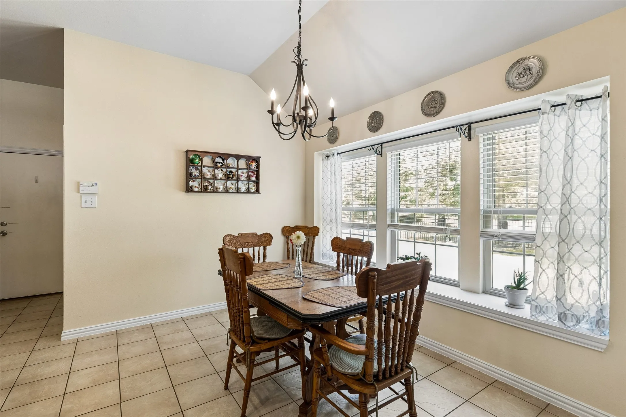 Single Family Residence For Sale in Collin County , 2801 Madison Drive, Melissa, Texas 75454, 5 Bedroom, 4 Bathroom, 2 Garage spaces, 2,901 Sqft, built in 2005, mls#21355126, Real Estate Agent in Melissa, Homes For Sale in Collin county, Homes For Sale in Melissa, Realtor in Melissa Texas, Real Estate Brokerage Independent Realty Texas, Luminita Cordes Realtor