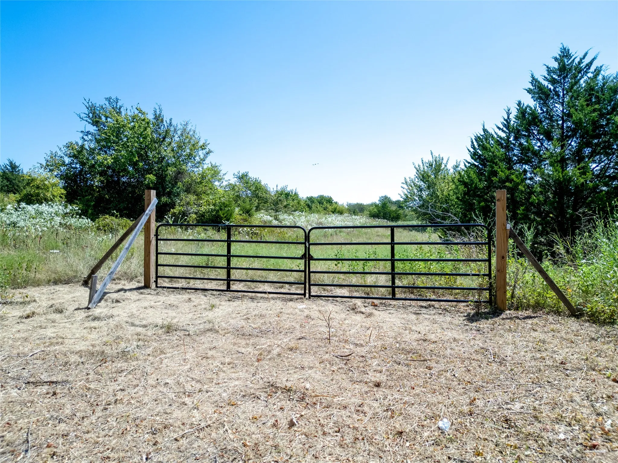 Ranch For Sale in Grayson County , 84111 N State Hwy 289, Pottsboro, Texas 75076, 0, 0, Garage spaces, 0 Sqft, built in 0, mls#21364775, Real Estate Agent in Pottsboro, Homes For Sale in Grayson county, Homes For Sale in Pottsboro, Realtor in Pottsboro Texas, Real Estate Brokerage Independent Realty Texas, Luminita Cordes Realtor