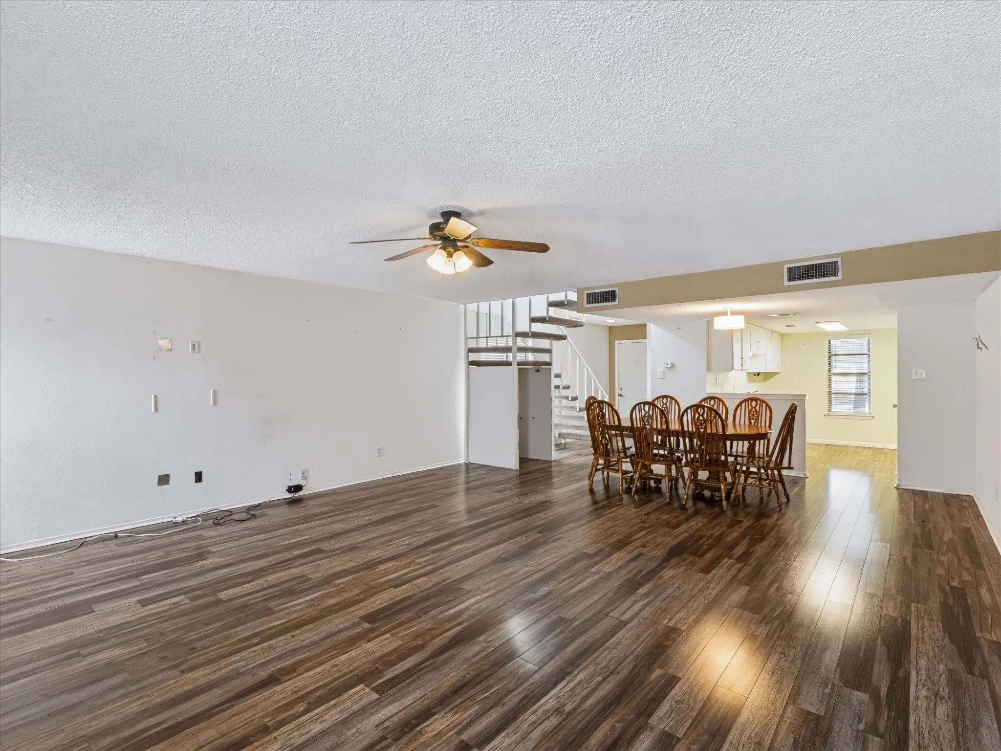SUCH an open floorplan!