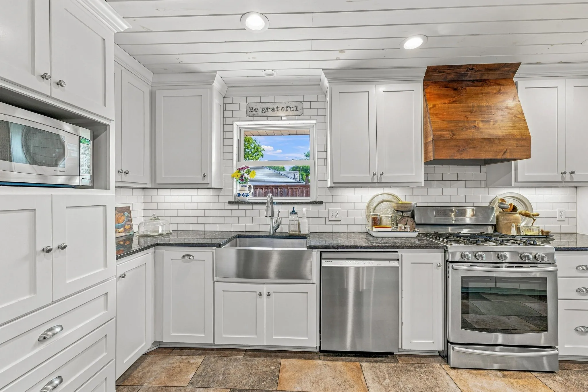 Single Family Residence For Sale in Young County , 136 Chaparral Drive, Graham, Texas 76450, 4 Bedroom, 2 Bathroom, 1 Garage spaces, 2,007 Sqft, built in 1980, mls#21361121, Real Estate Agent in Graham, Homes For Sale in Young county, Homes For Sale in Graham, Realtor in Graham Texas, Real Estate Brokerage Independent Realty Texas, Luminita Cordes Realtor