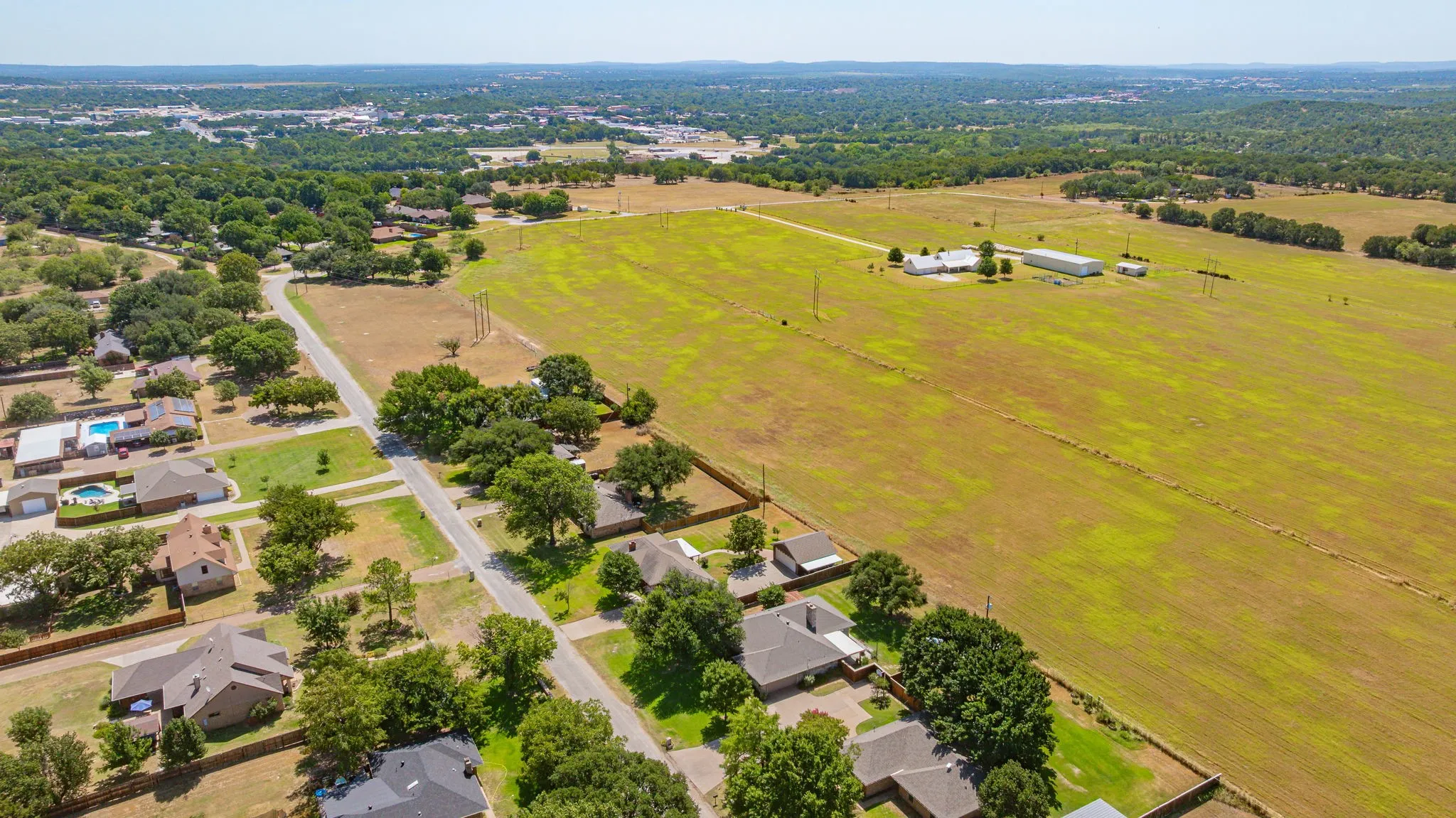 Single Family Residence For Sale in Young County , 136 Chaparral Drive, Graham, Texas 76450, 4 Bedroom, 2 Bathroom, 1 Garage spaces, 2,007 Sqft, built in 1980, mls#21361121, Real Estate Agent in Graham, Homes For Sale in Young county, Homes For Sale in Graham, Realtor in Graham Texas, Real Estate Brokerage Independent Realty Texas, Luminita Cordes Realtor