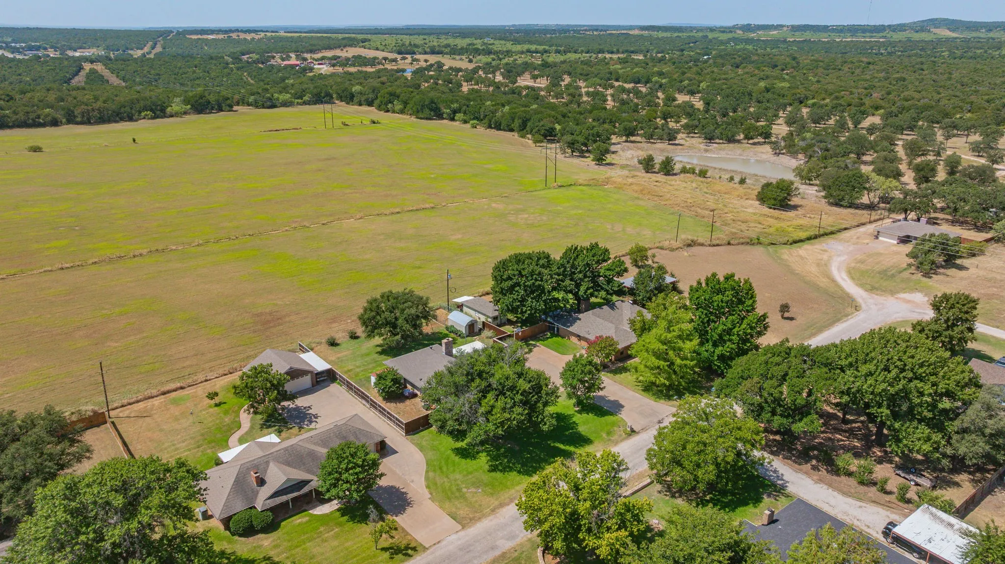 Single Family Residence For Sale in Young County , 136 Chaparral Drive, Graham, Texas 76450, 4 Bedroom, 2 Bathroom, 1 Garage spaces, 2,007 Sqft, built in 1980, mls#21361121, Real Estate Agent in Graham, Homes For Sale in Young county, Homes For Sale in Graham, Realtor in Graham Texas, Real Estate Brokerage Independent Realty Texas, Luminita Cordes Realtor