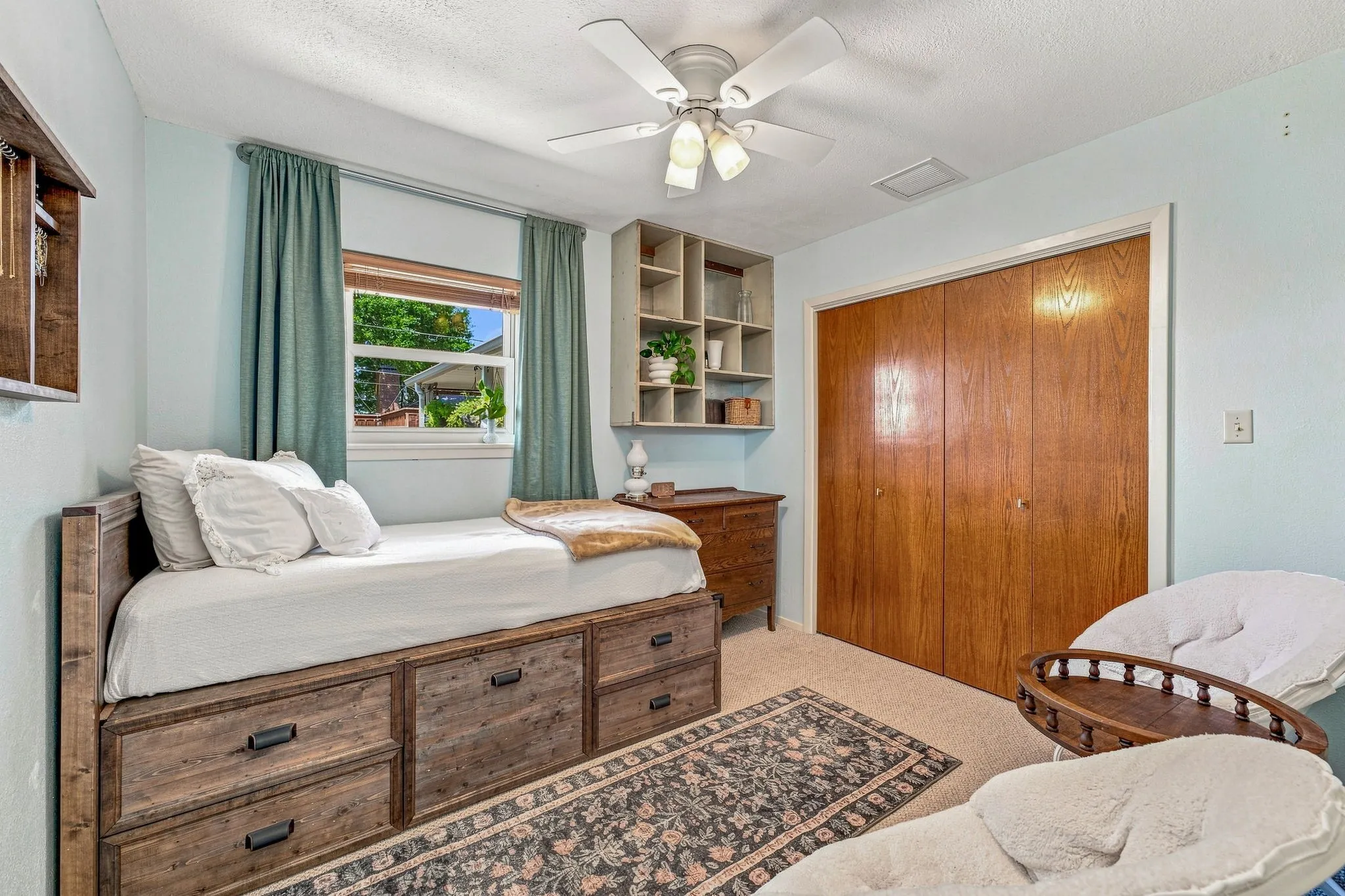 Single Family Residence For Sale in Young County , 136 Chaparral Drive, Graham, Texas 76450, 4 Bedroom, 2 Bathroom, 1 Garage spaces, 2,007 Sqft, built in 1980, mls#21361121, Real Estate Agent in Graham, Homes For Sale in Young county, Homes For Sale in Graham, Realtor in Graham Texas, Real Estate Brokerage Independent Realty Texas, Luminita Cordes Realtor