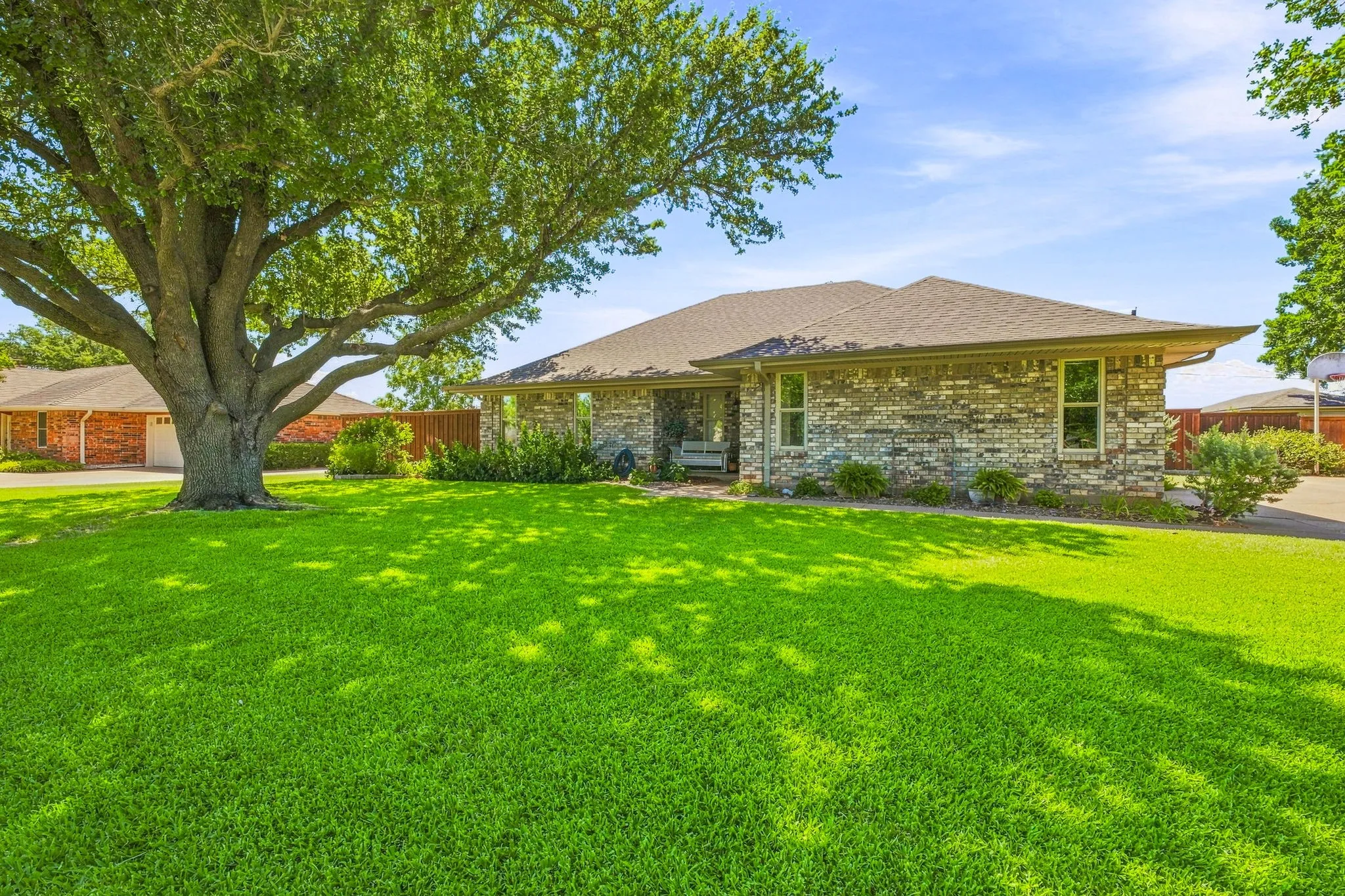 Single Family Residence For Sale in Young County , 136 Chaparral Drive, Graham, Texas 76450, 4 Bedroom, 2 Bathroom, 1 Garage spaces, 2,007 Sqft, built in 1980, mls#21361121, Real Estate Agent in Graham, Homes For Sale in Young county, Homes For Sale in Graham, Realtor in Graham Texas, Real Estate Brokerage Independent Realty Texas, Luminita Cordes Realtor