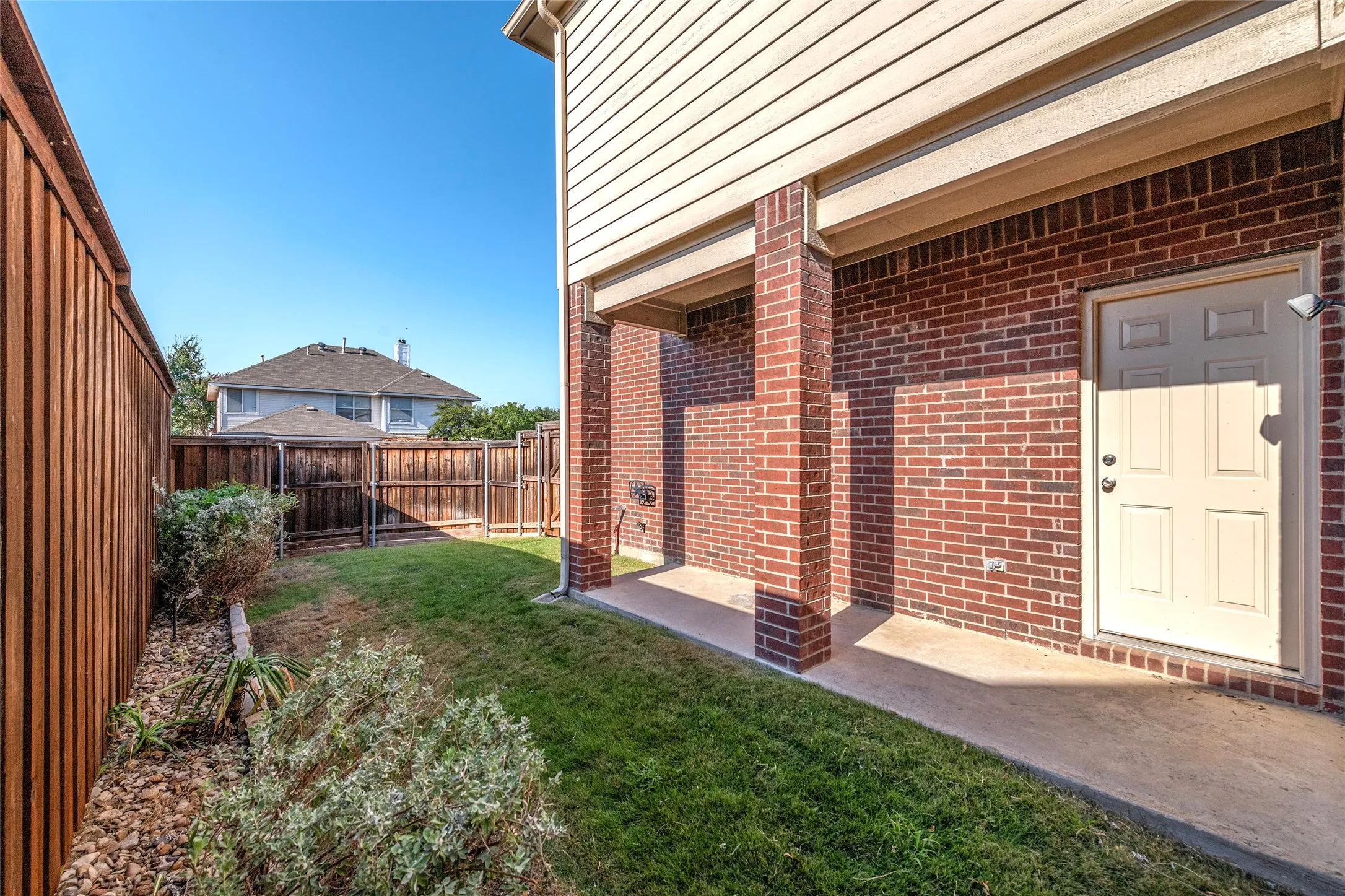 Single Family Residence For Sale in Collin County , 11256 Newgate Drive, Frisco, Texas 75035, 4 Bedroom, 3 Bathroom, 2 Garage spaces, 2,158 Sqft, built in 2003, mls#21364727, Real Estate Agent in Frisco, Homes For Sale in Collin county, Homes For Sale in Frisco, Realtor in Frisco Texas, Real Estate Brokerage Independent Realty Texas, Luminita Cordes Realtor